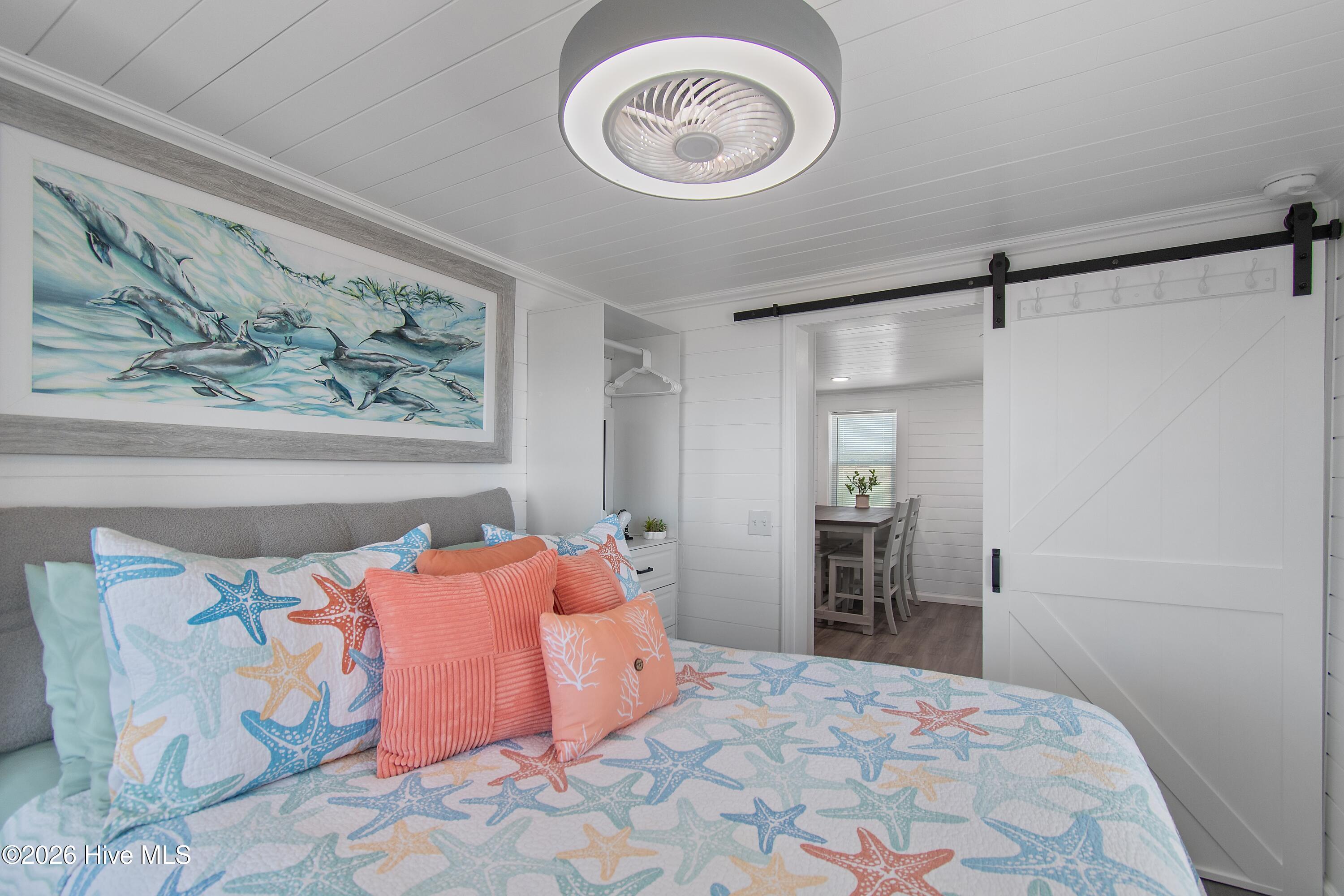 100567968 | Photo 33