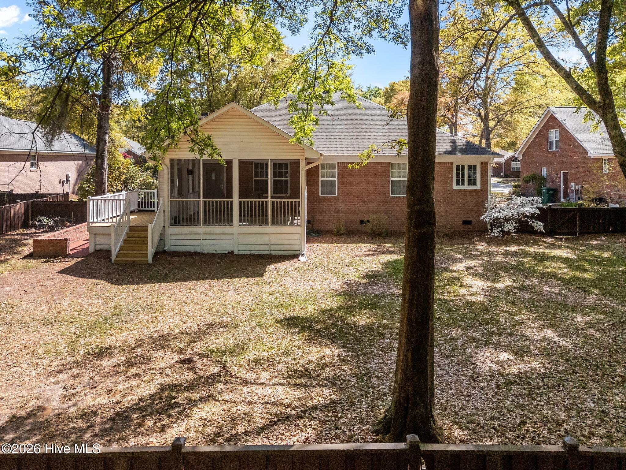 100565188 | Photo 39