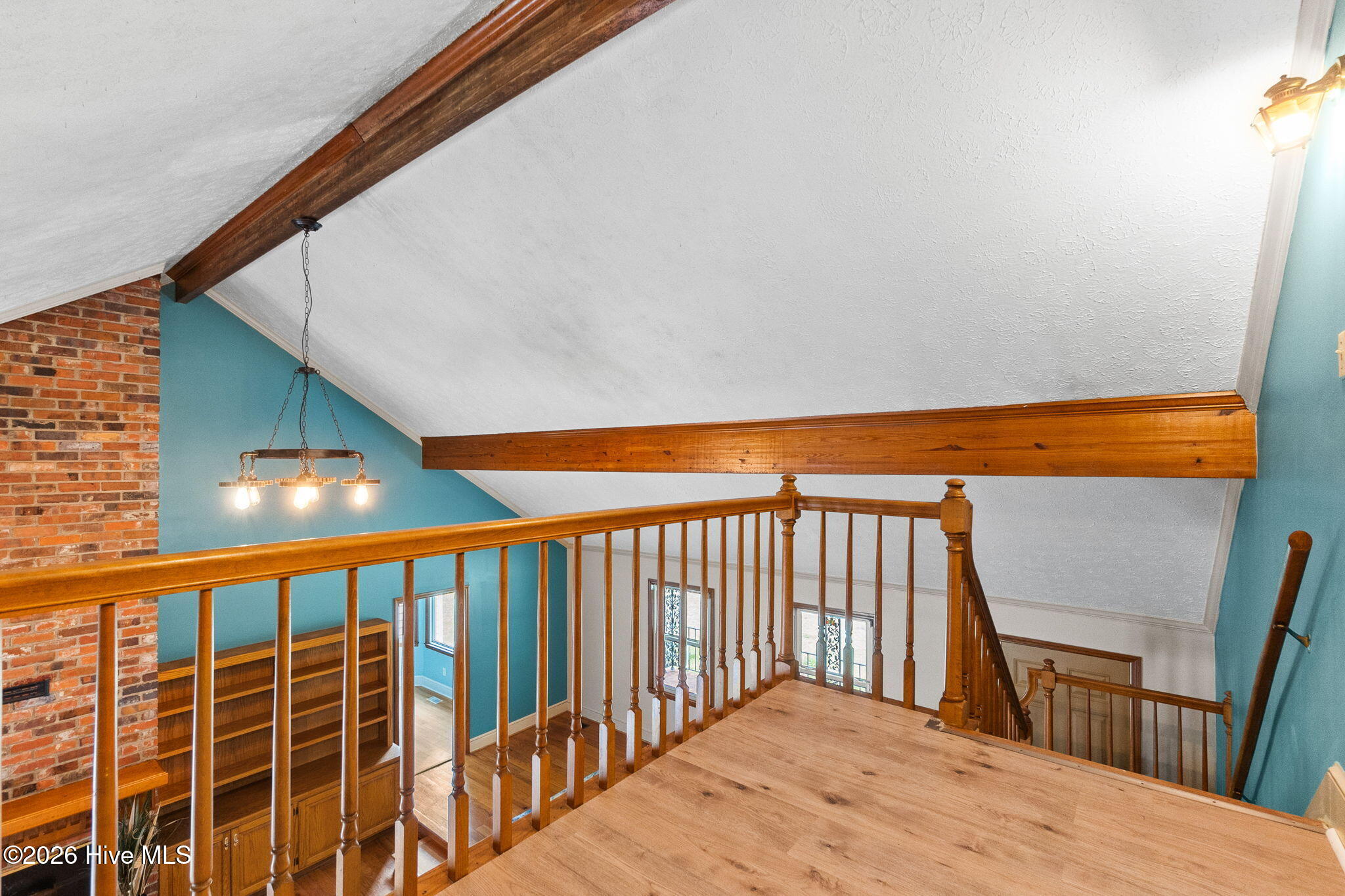 100560664 | Photo 32