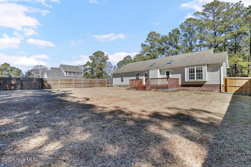 100555437 | Photo 24