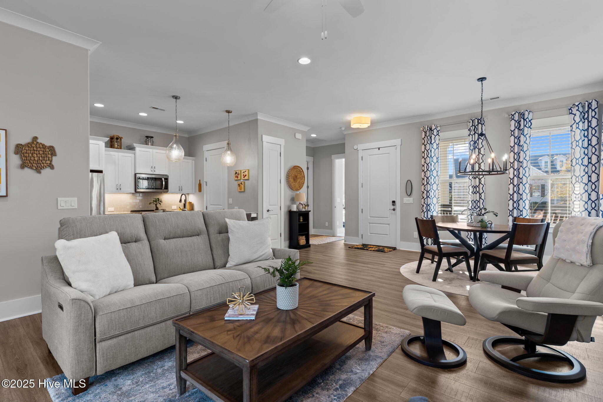 100543131 | Photo 17