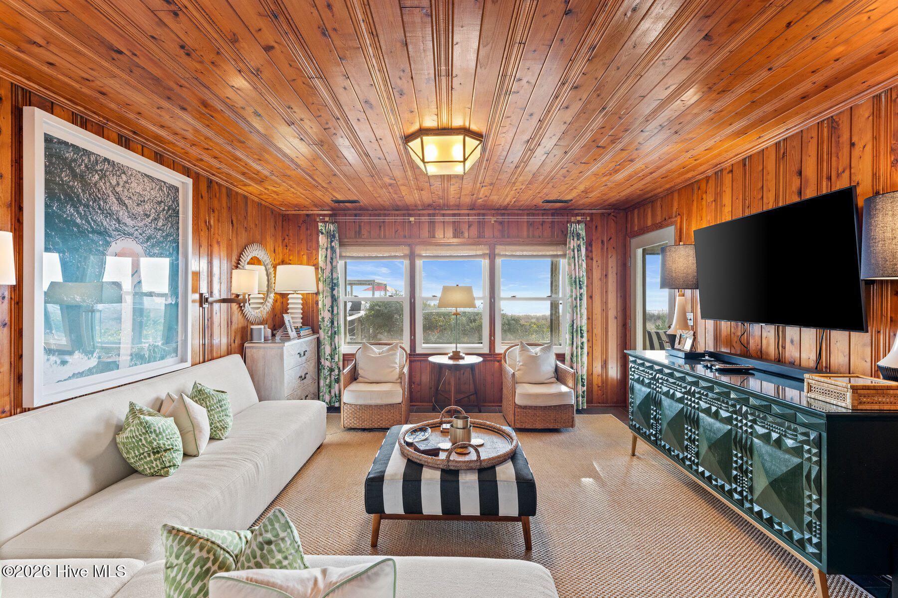 100550434 | Photo 18