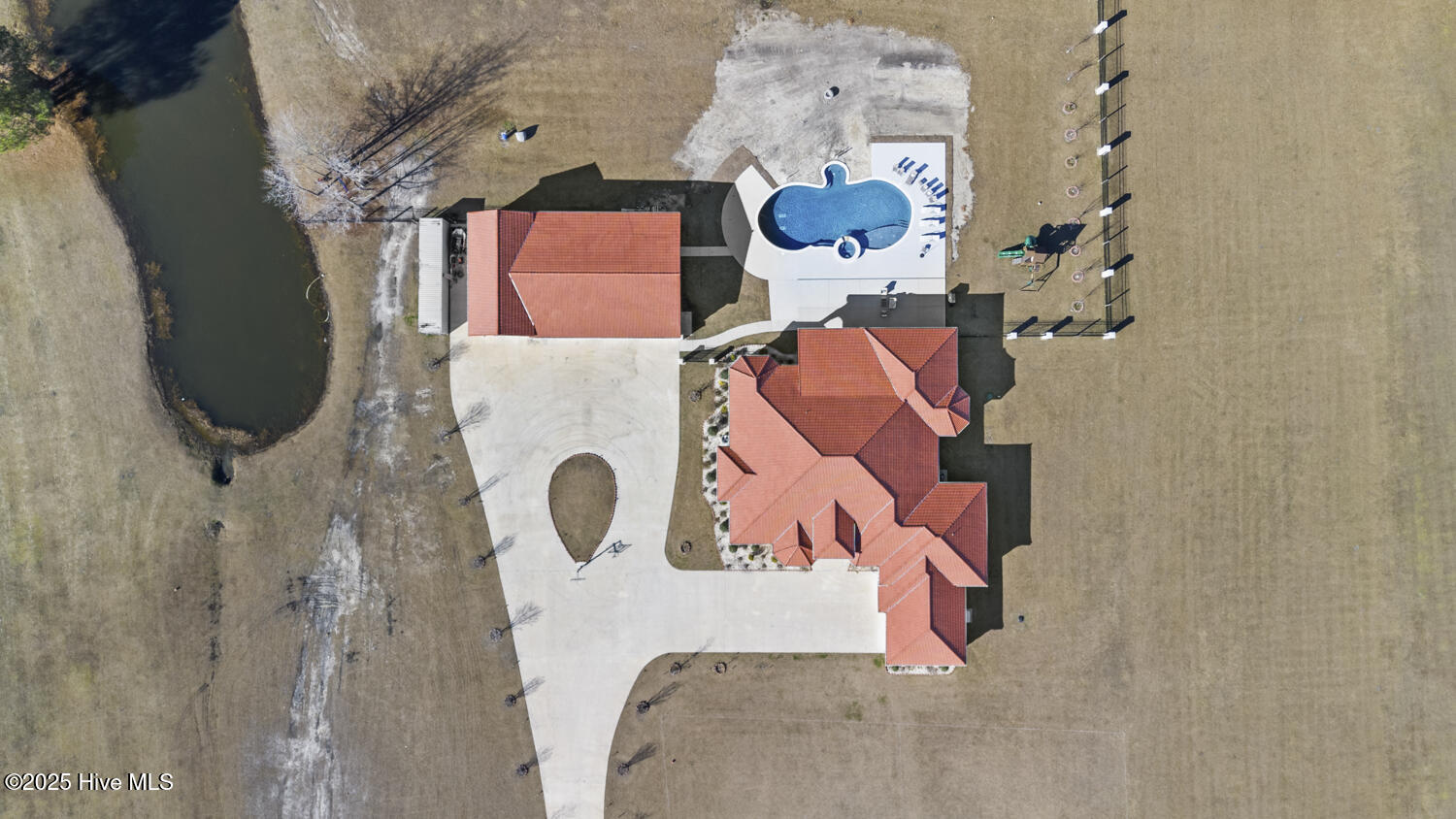 100546022 | Photo 87