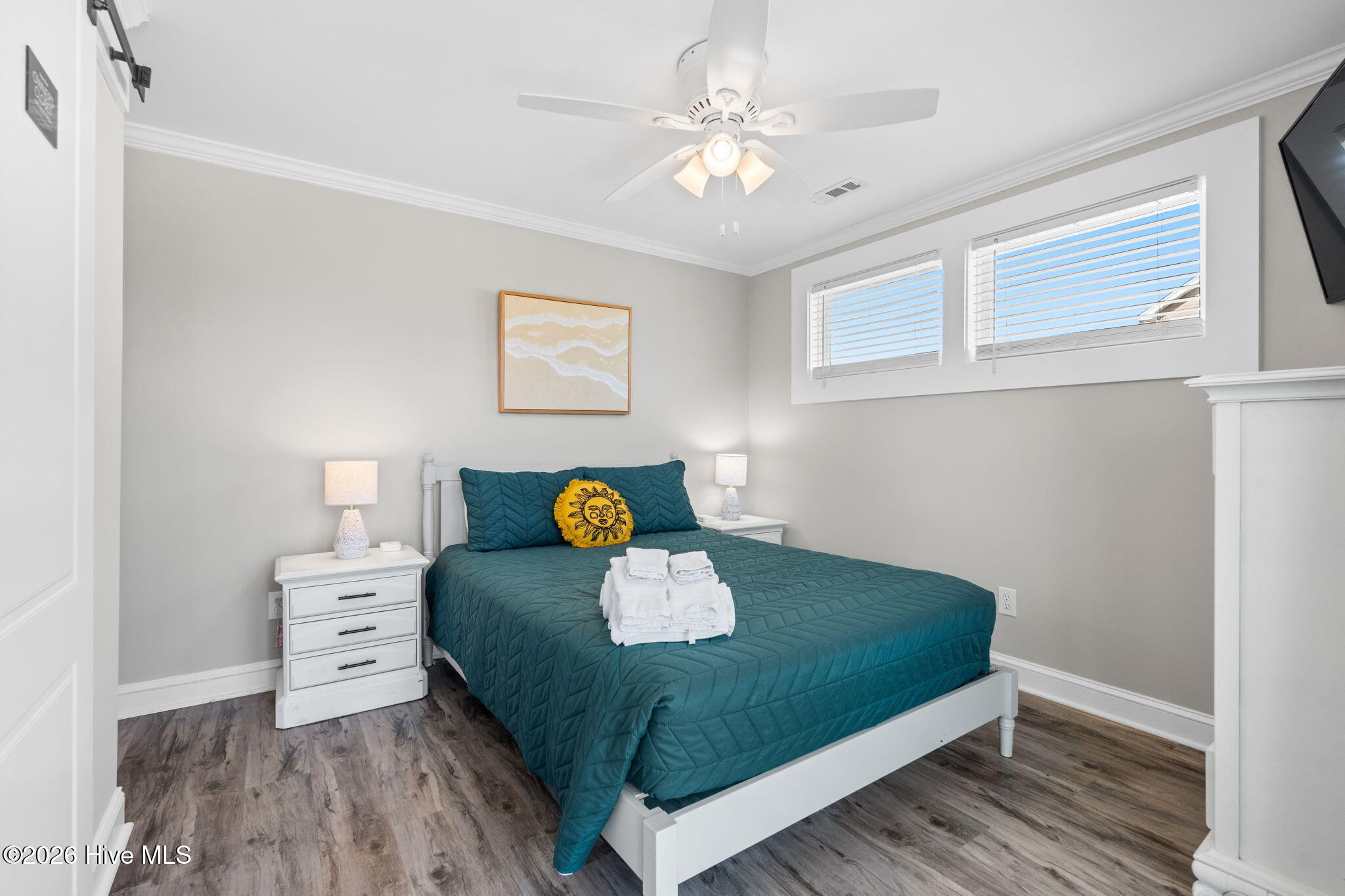 100568458 | Photo 40