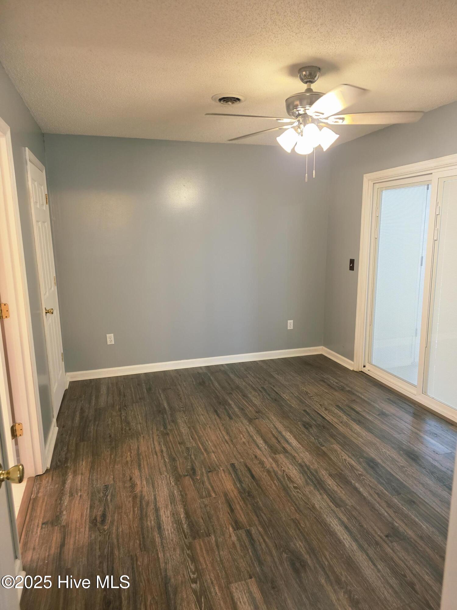 100532244 | Photo 18