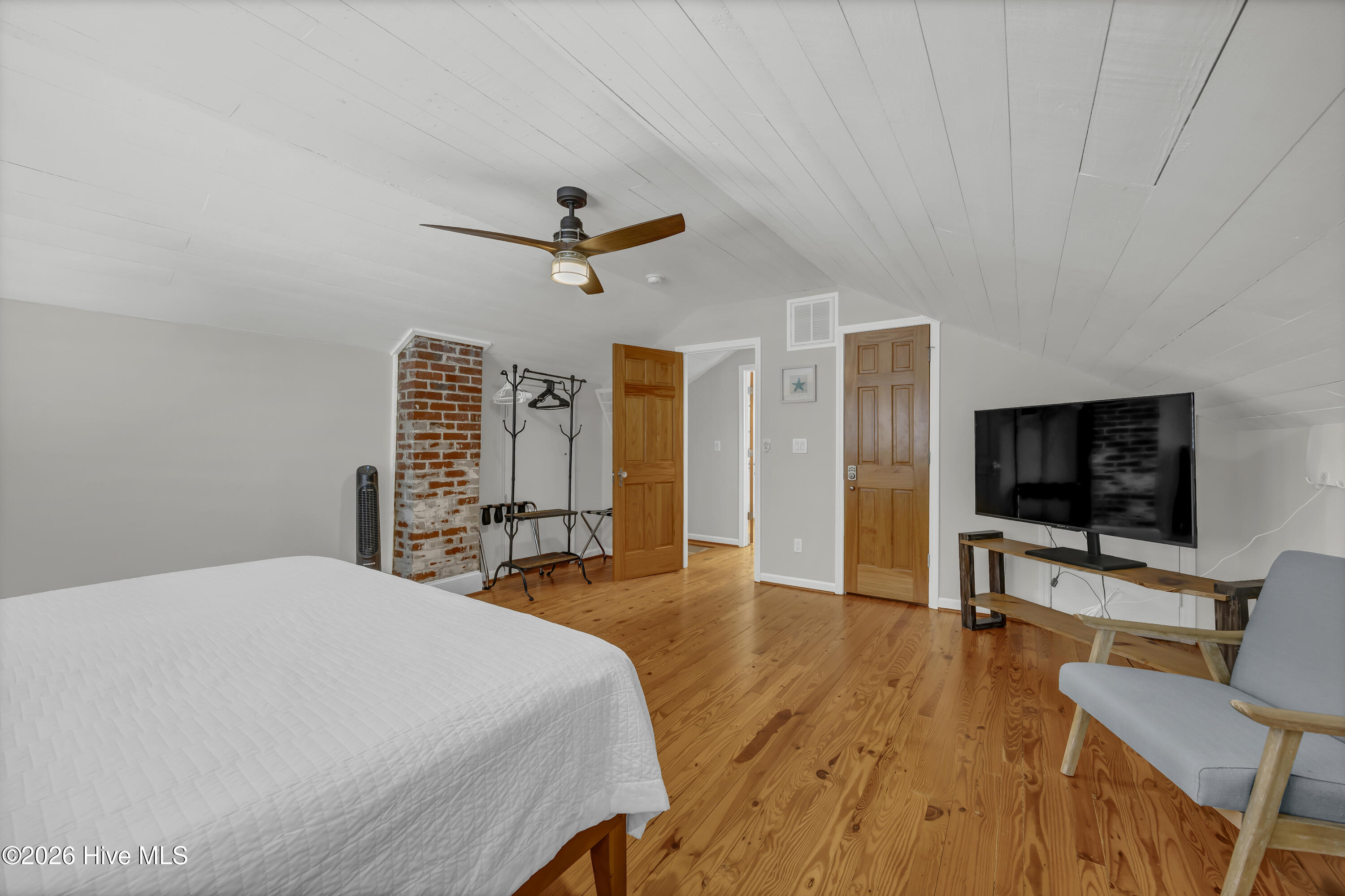 100559910 | Photo 20