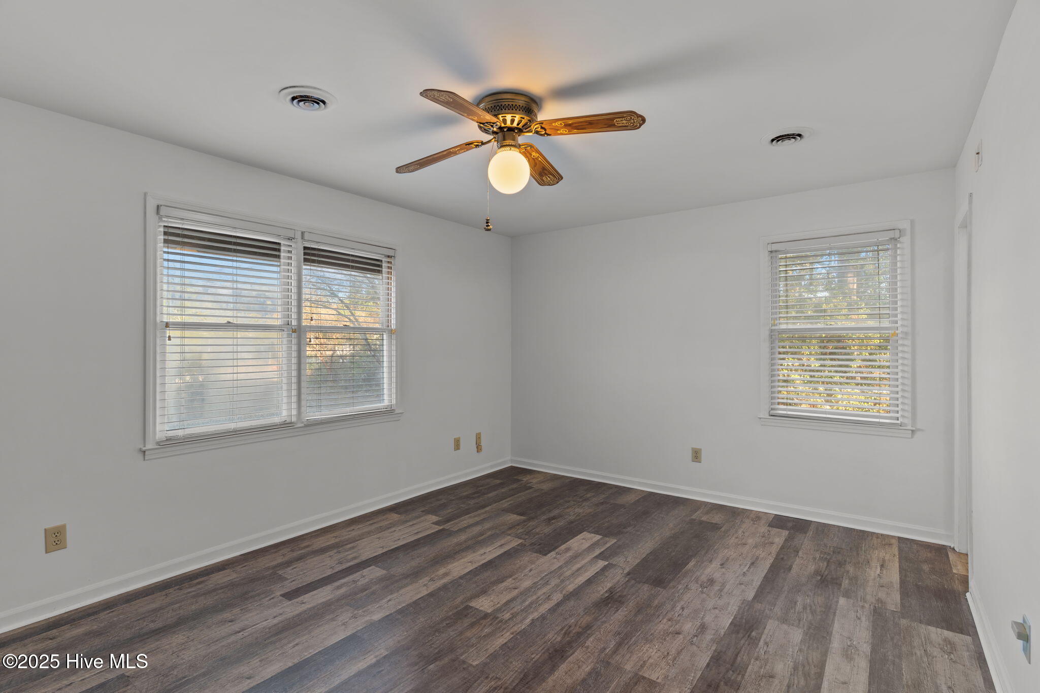 100545150 | Photo 28