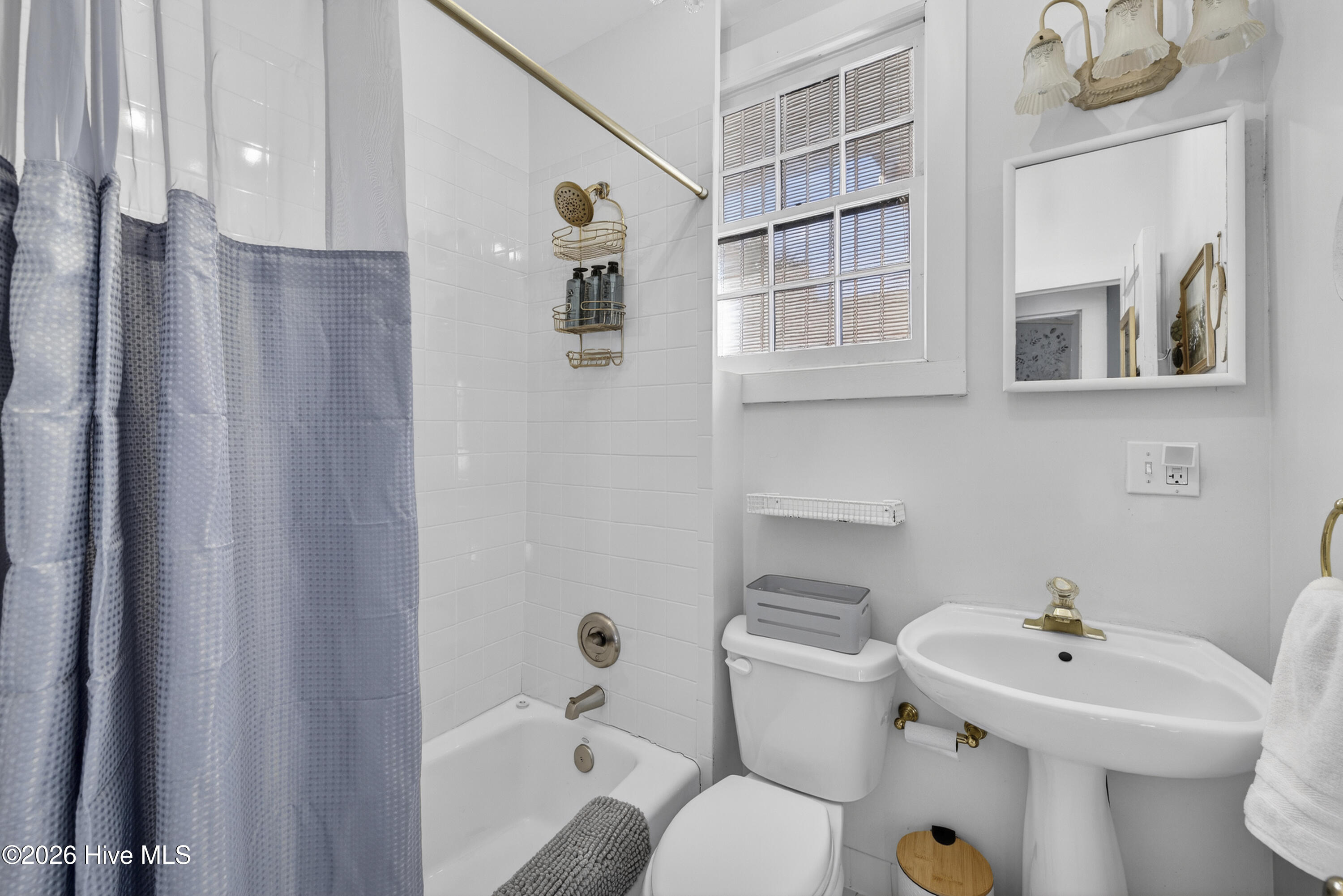 100555713 | Photo 21