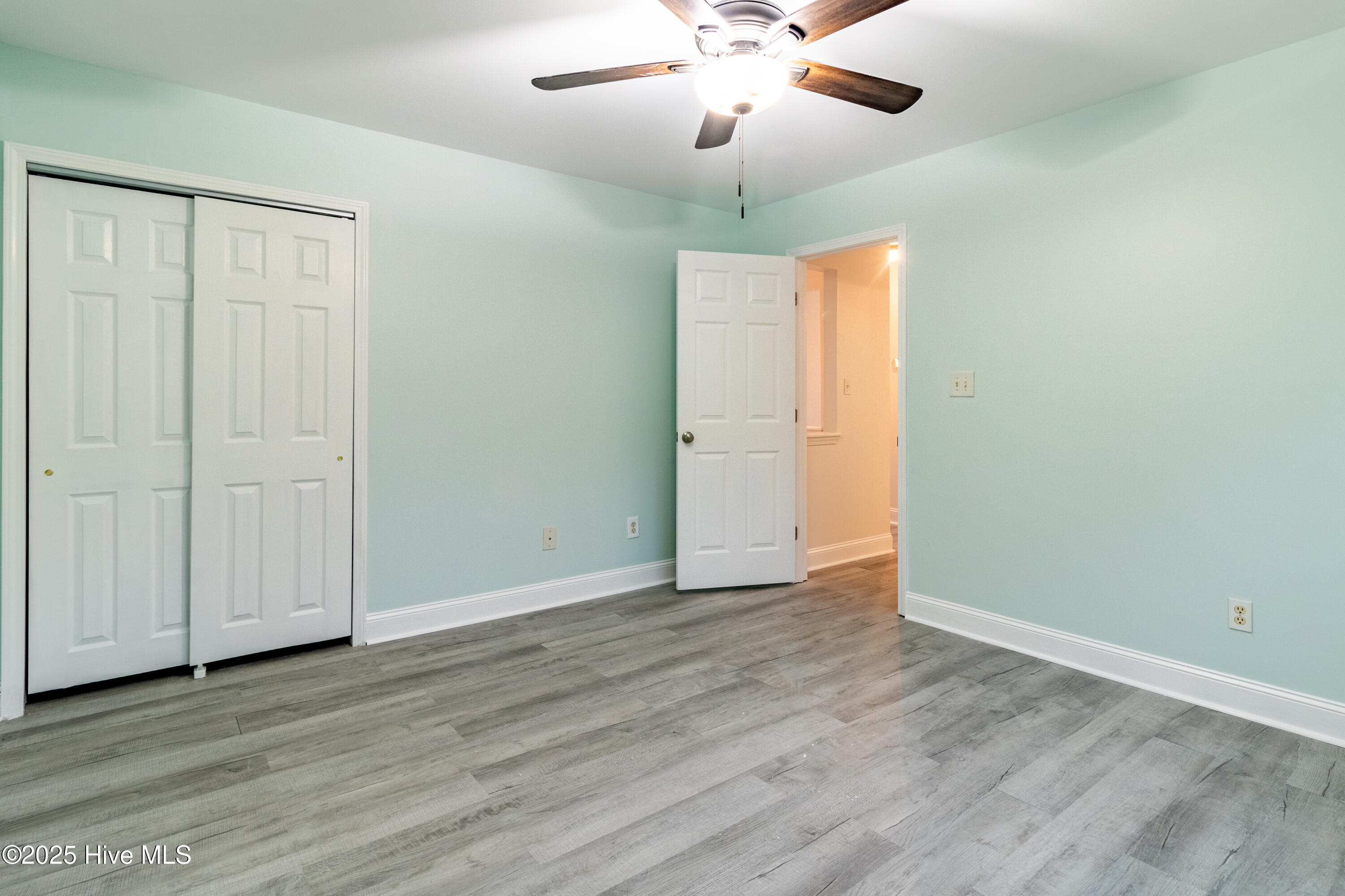 100536848 | Photo 42