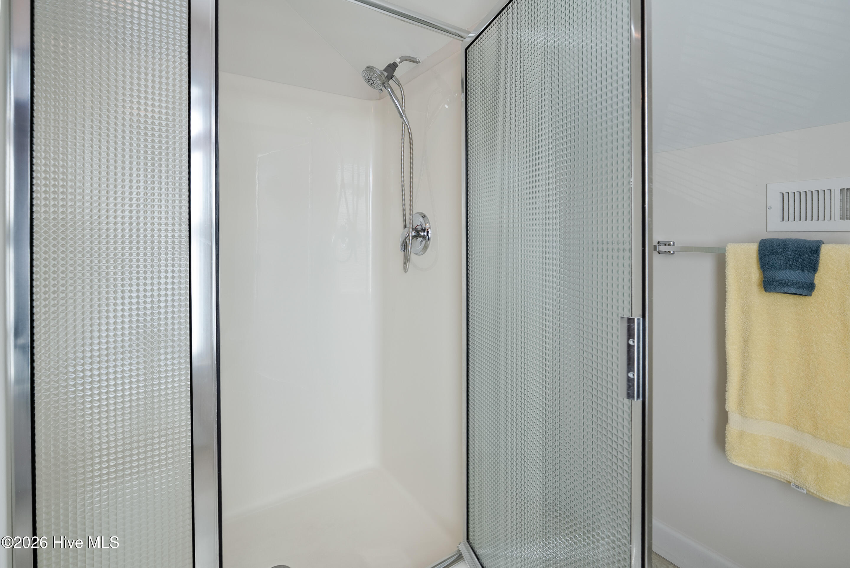 100559044 | Photo 40