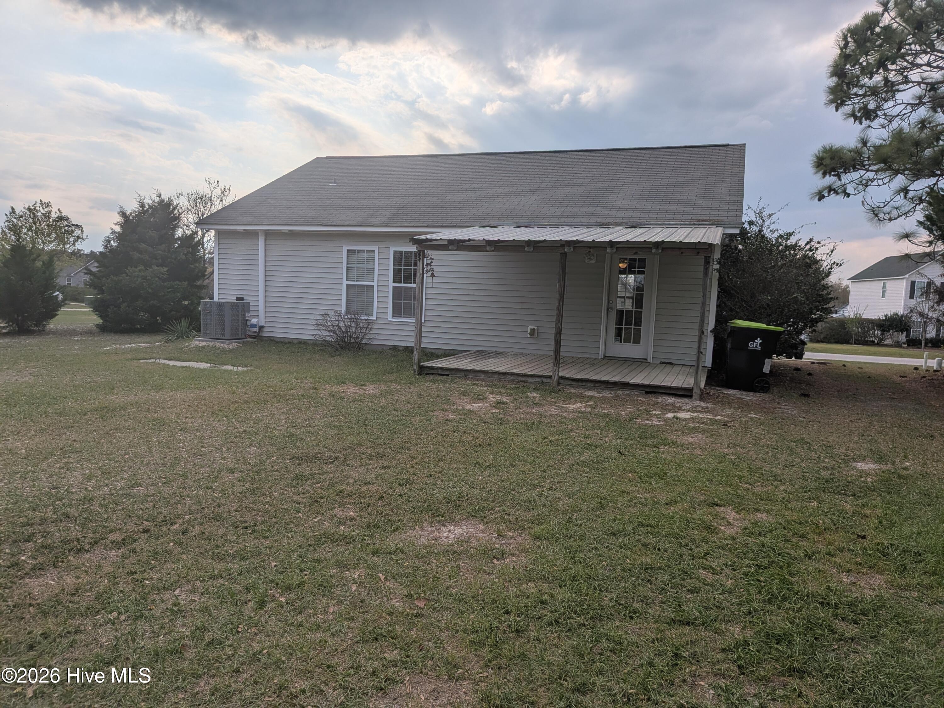 100562876 | Photo 15