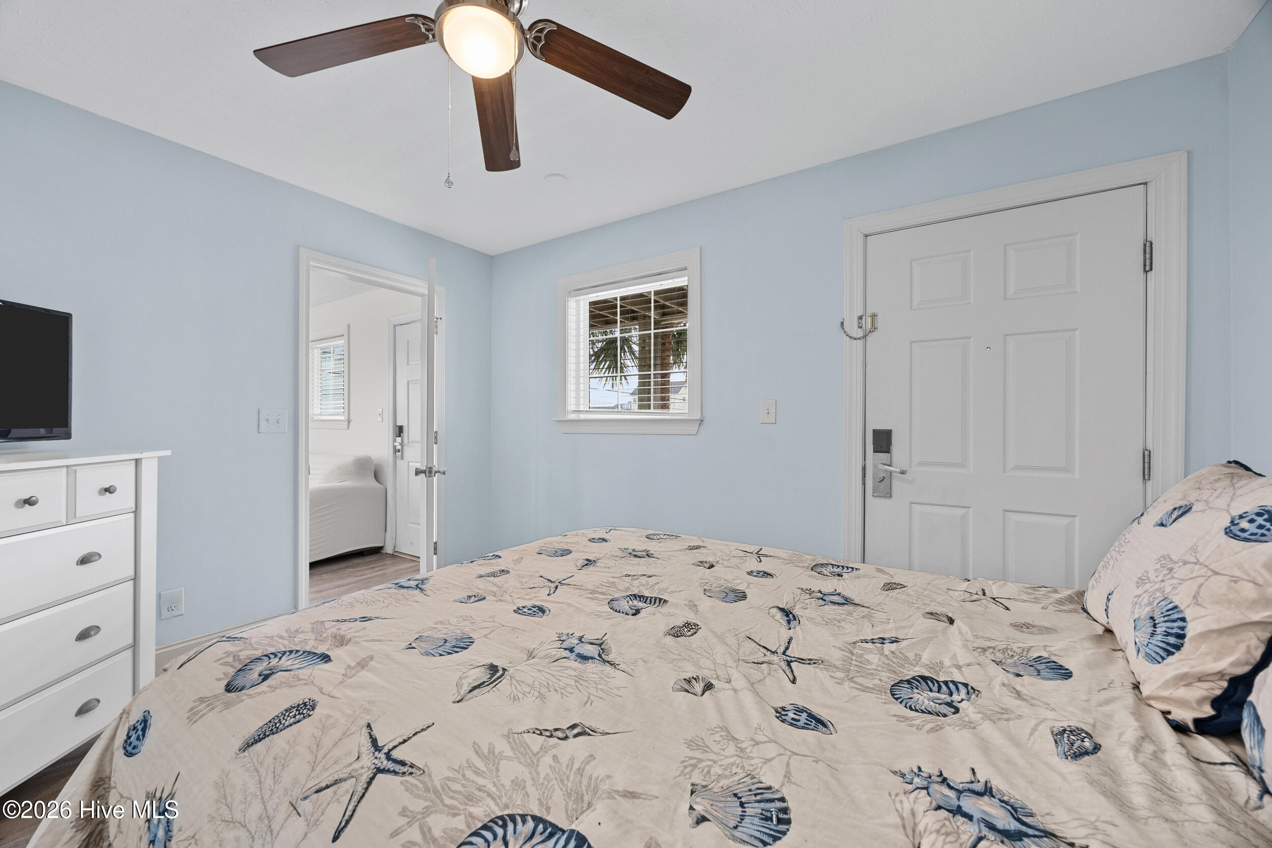 100552950 | Photo 28