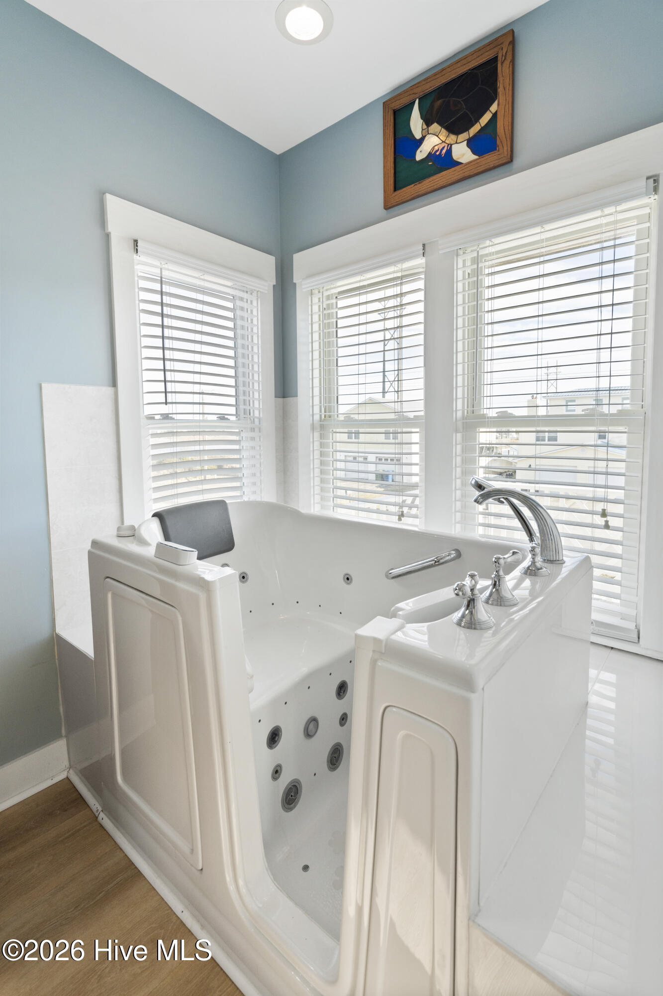 100555944 | Photo 15