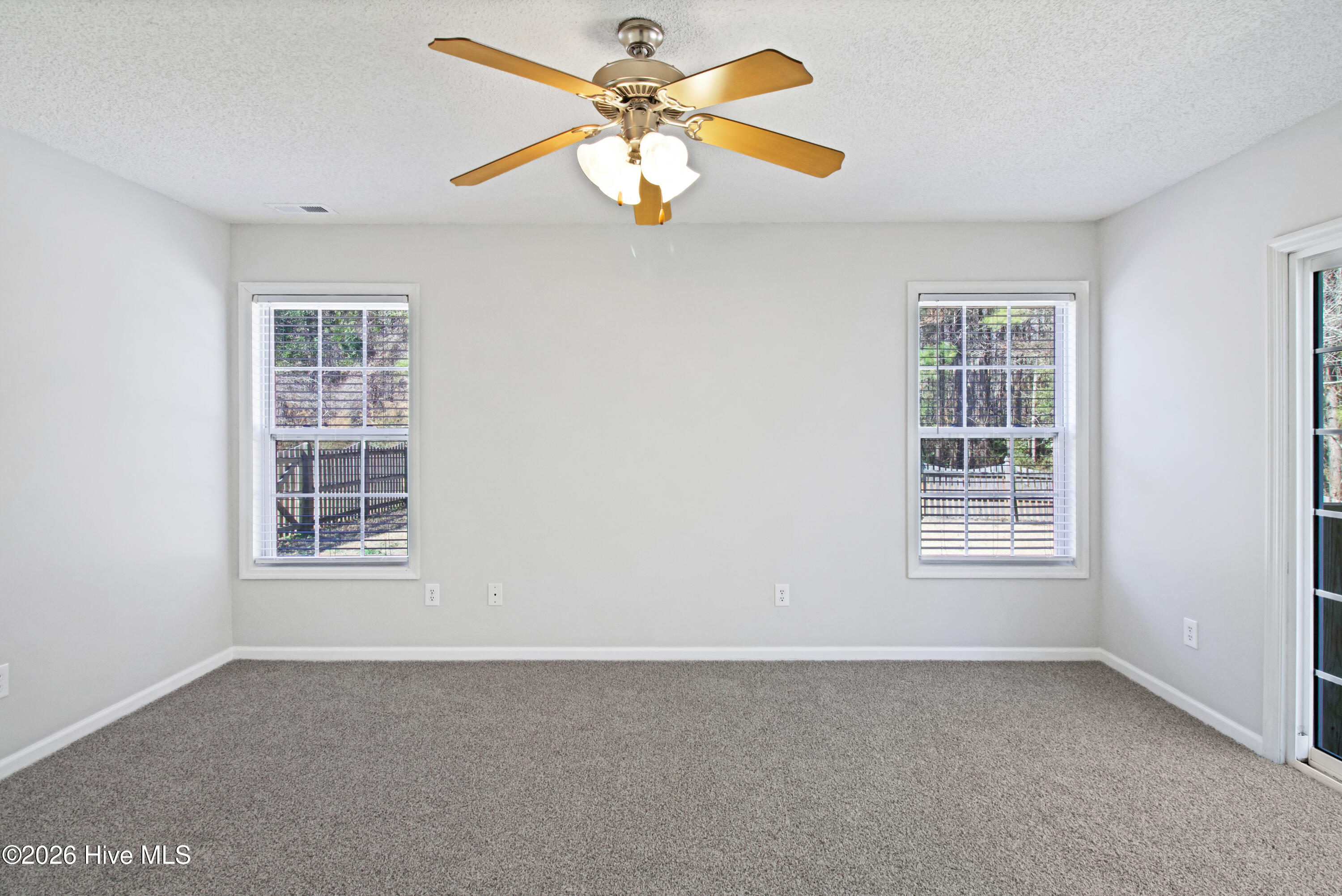 100556649 | Photo 18