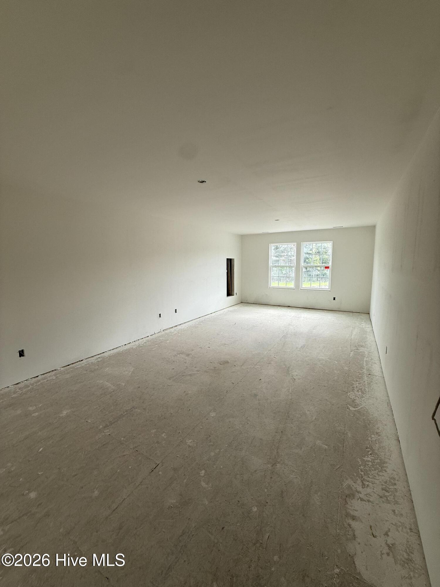 100551940 | Photo 11