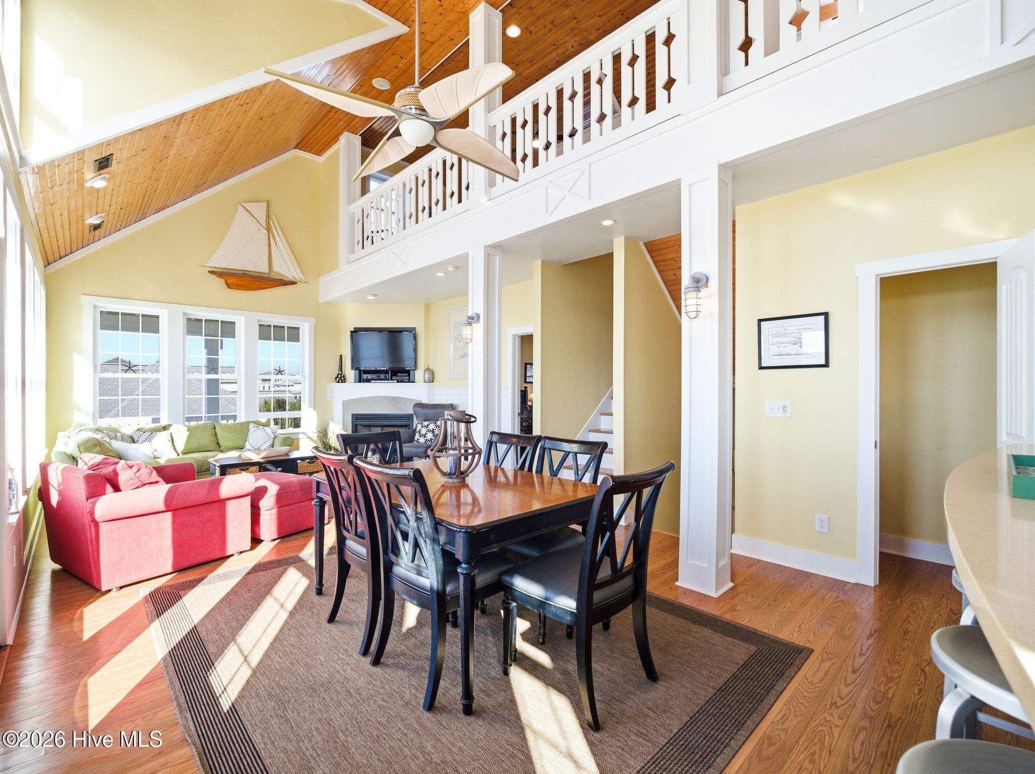 100569349 | Photo 58