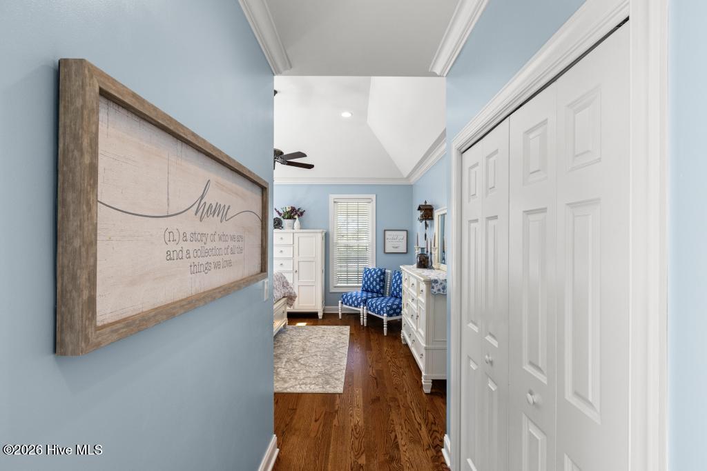 100570572 | Photo 24