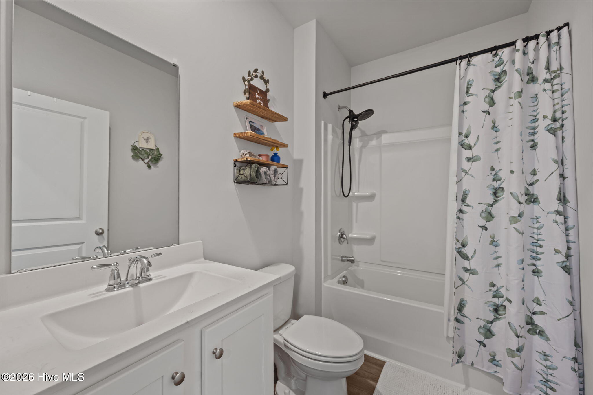 100564273 | Photo 26