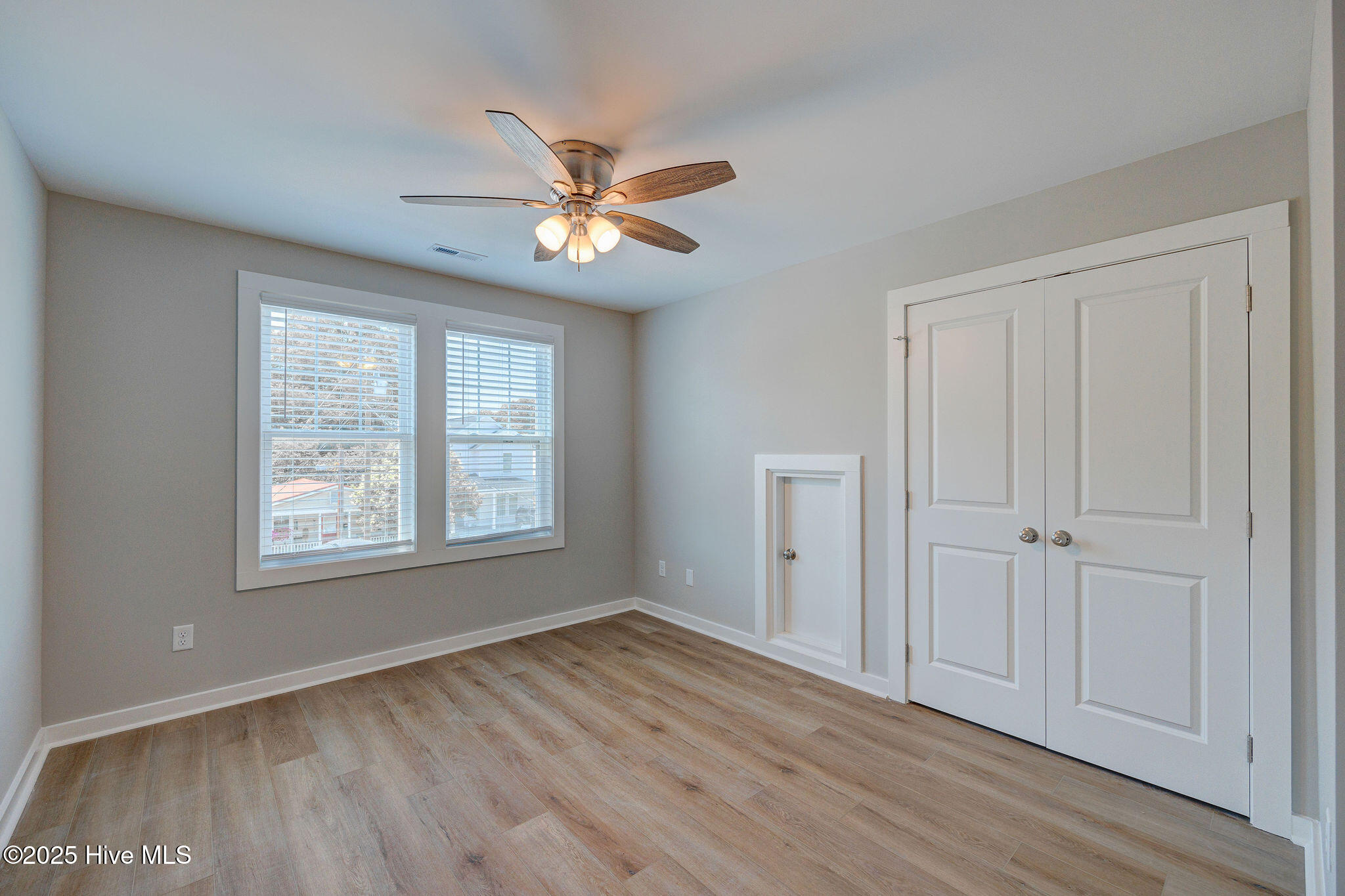 100527296 | Photo 23