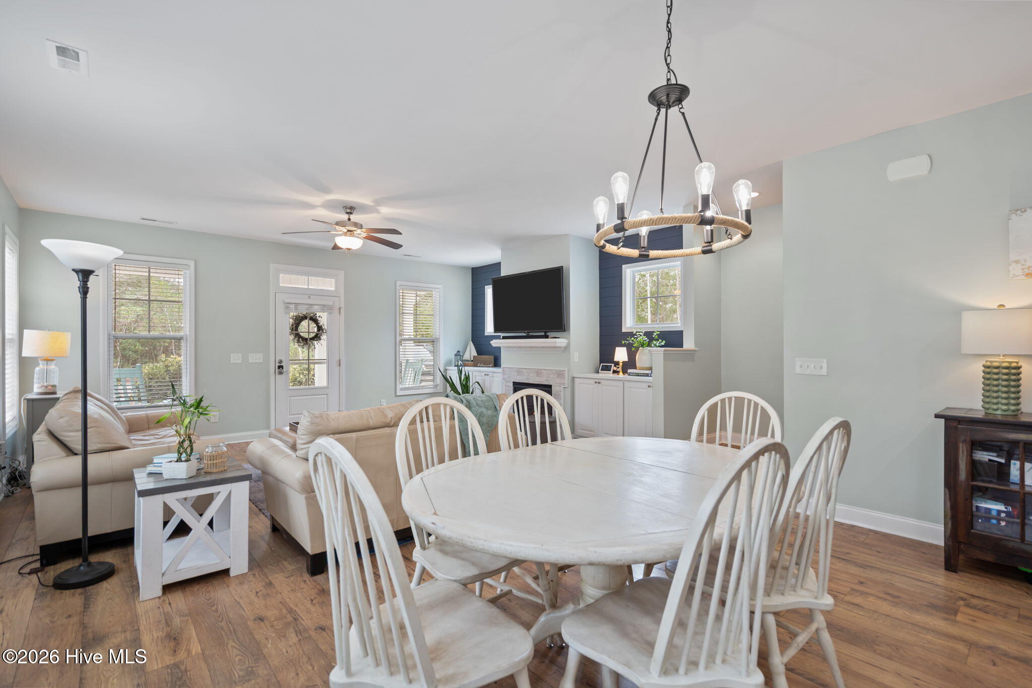 100558672 | Photo 26