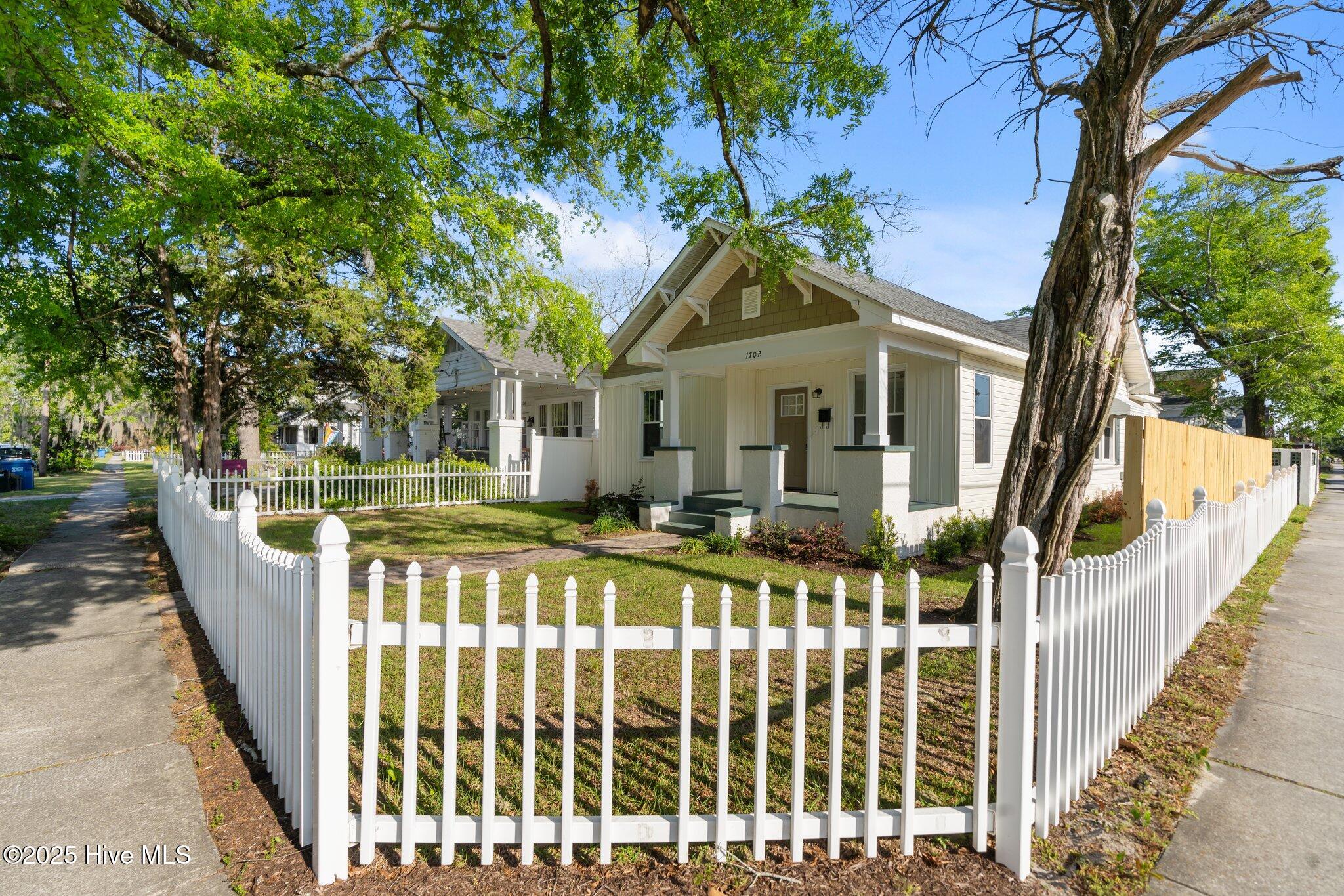 1702 Orange Street, Wilmington, NC 28403 – photo 3: 58-web-or-mls-DSC08029
