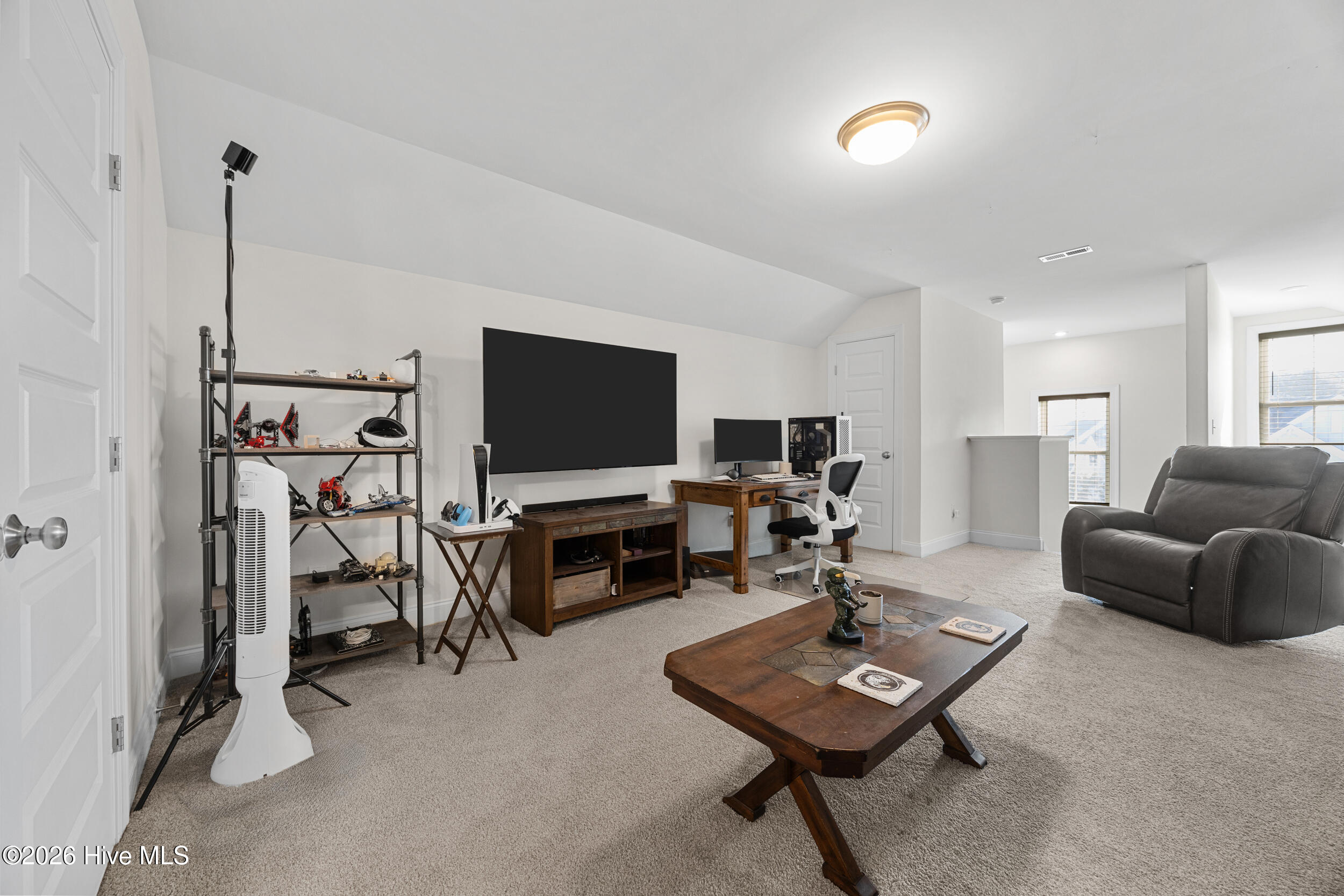 100560002 | Photo 35