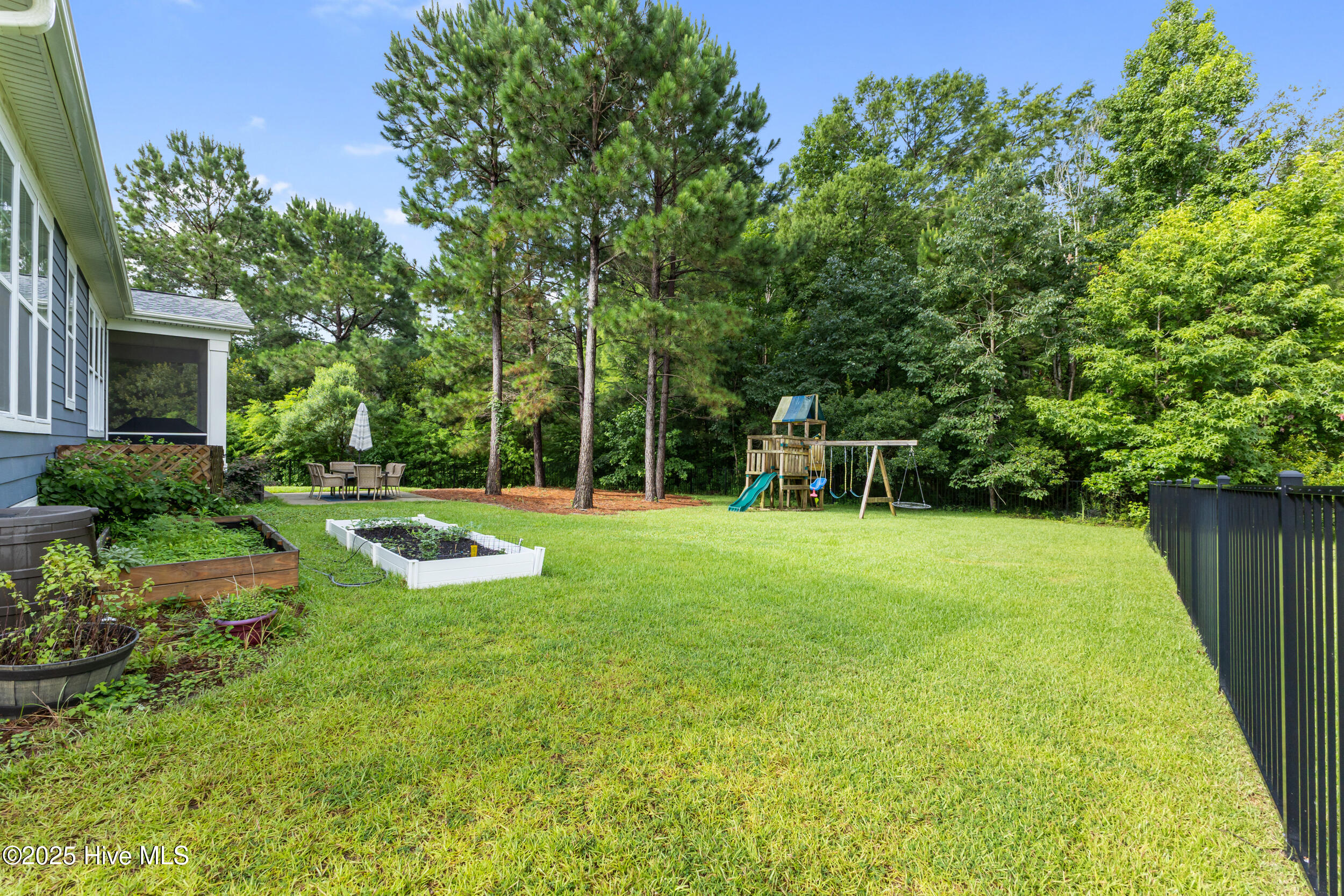 100518593 | Photo 62