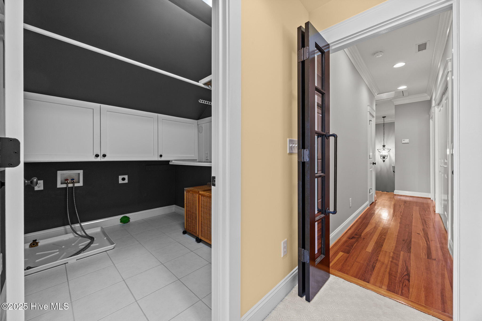 100518834 | Photo 47