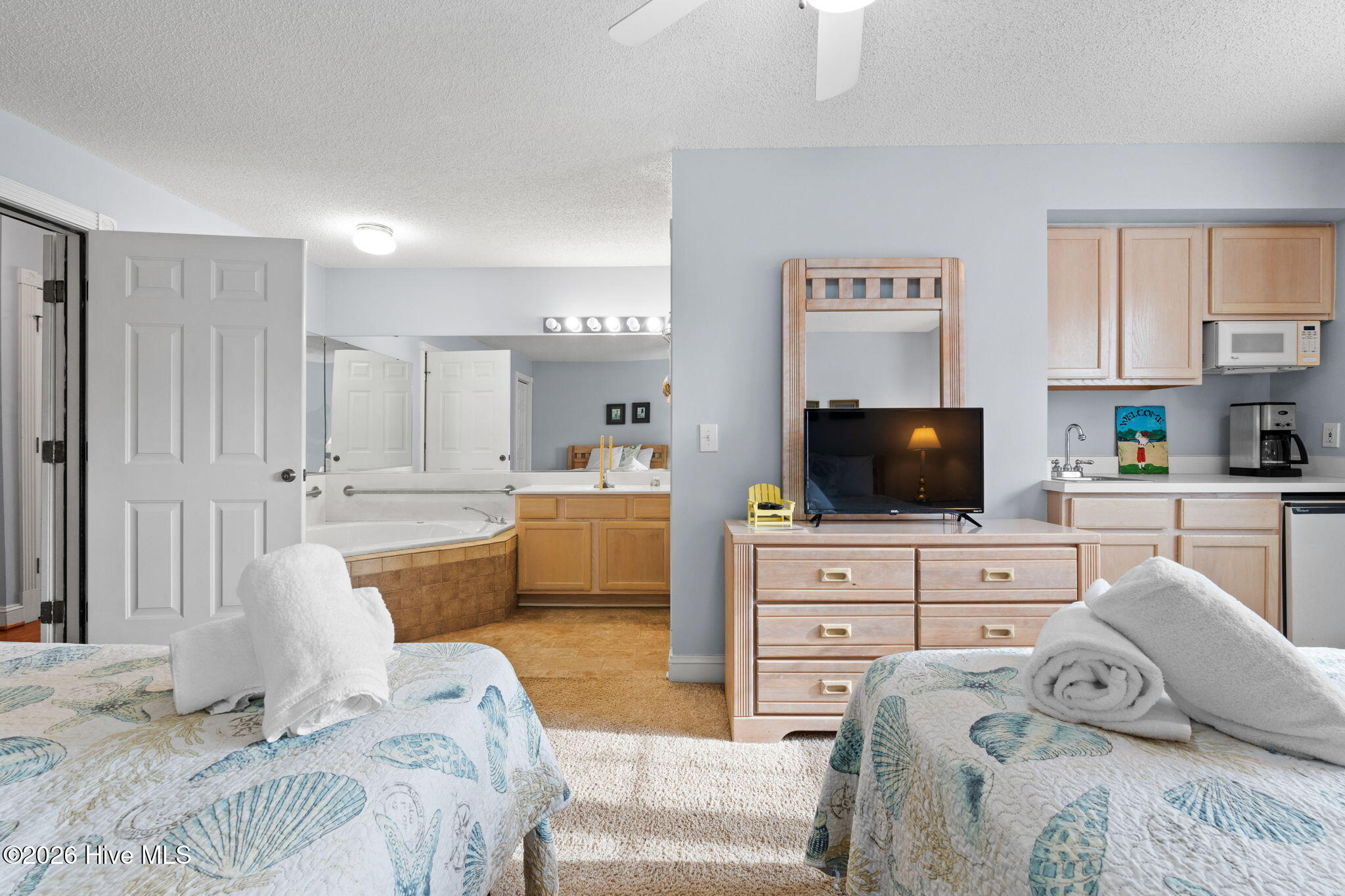 100562565 | Photo 21