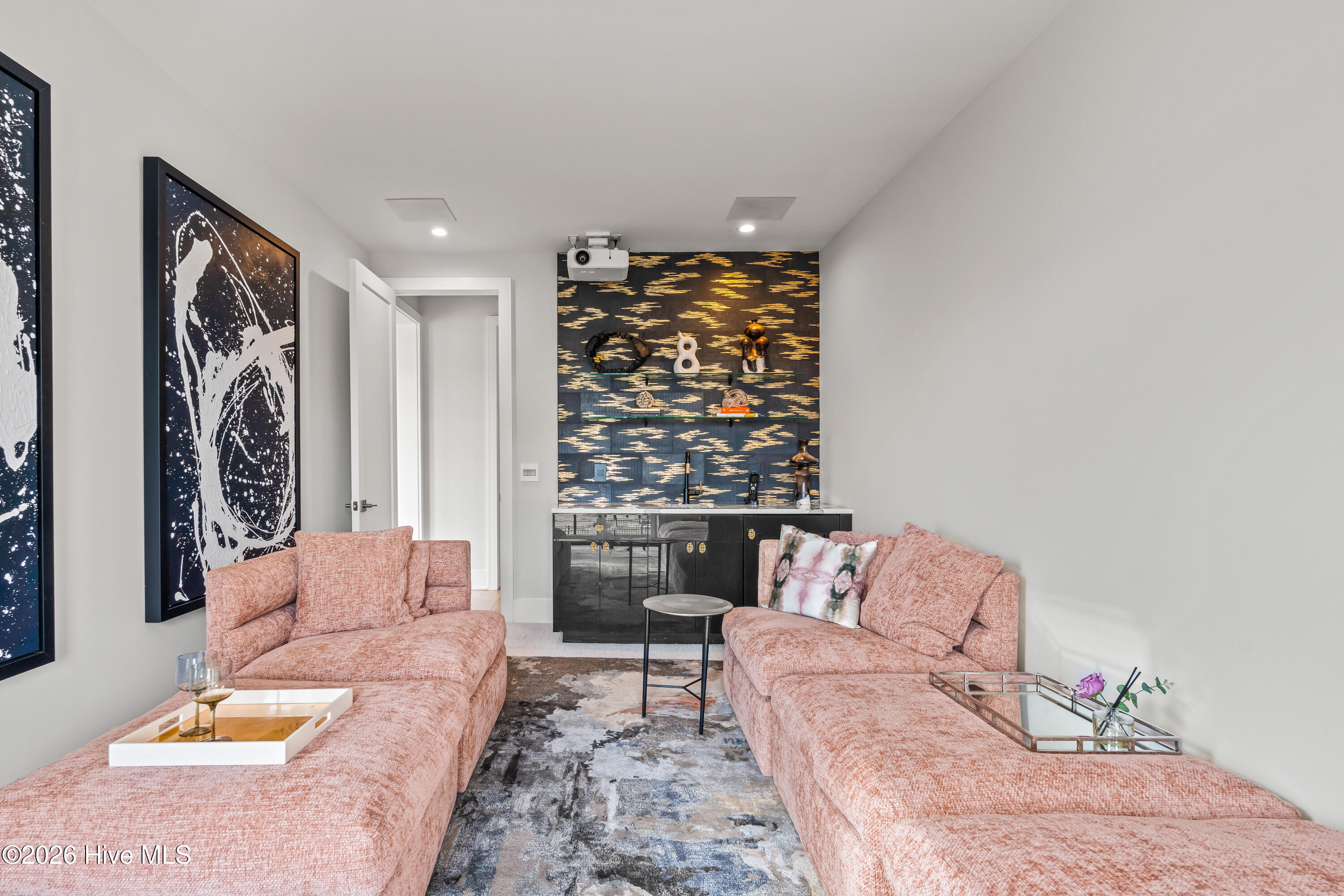 100567165 | Photo 67