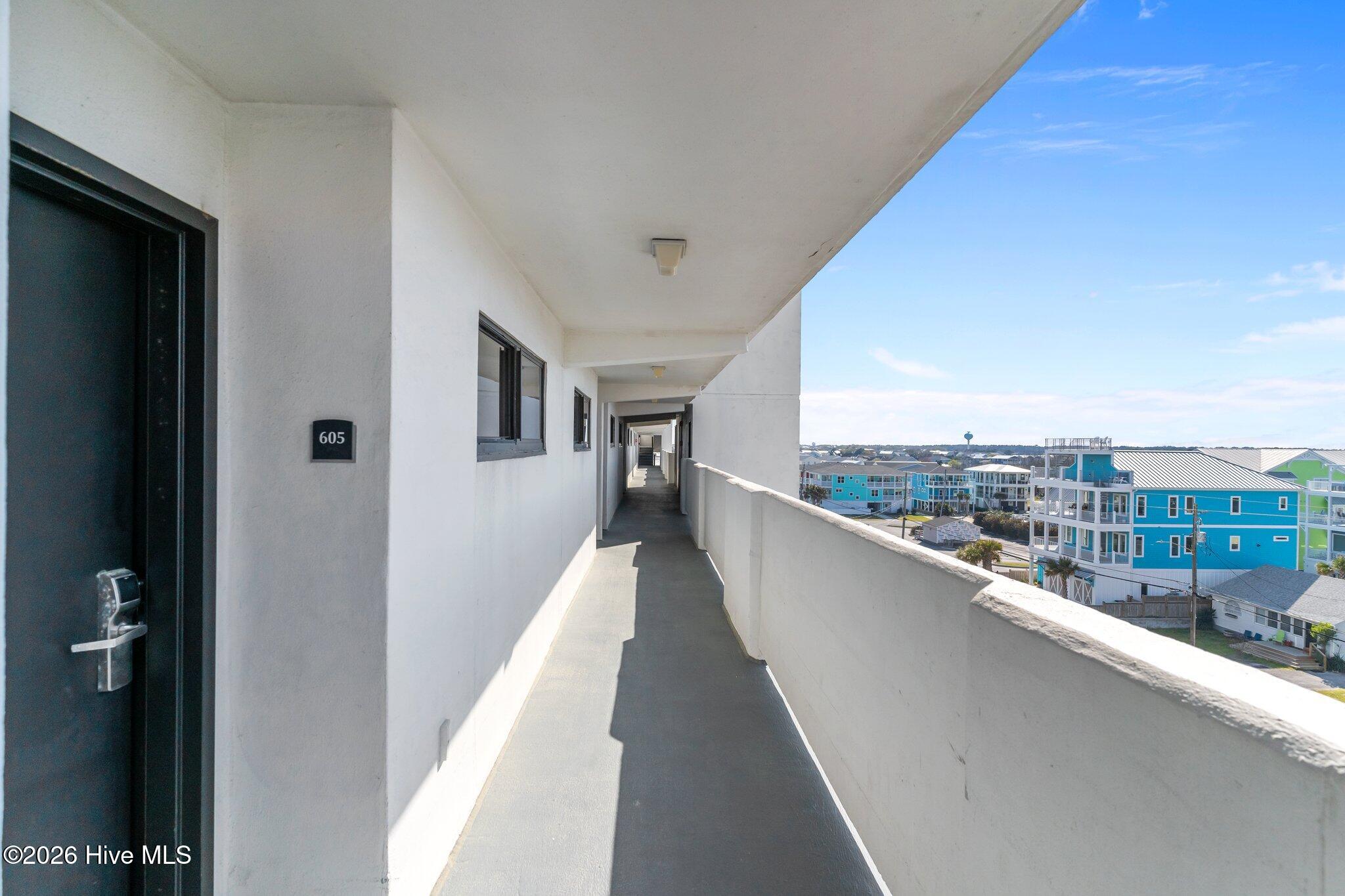 100565649 | Photo 28