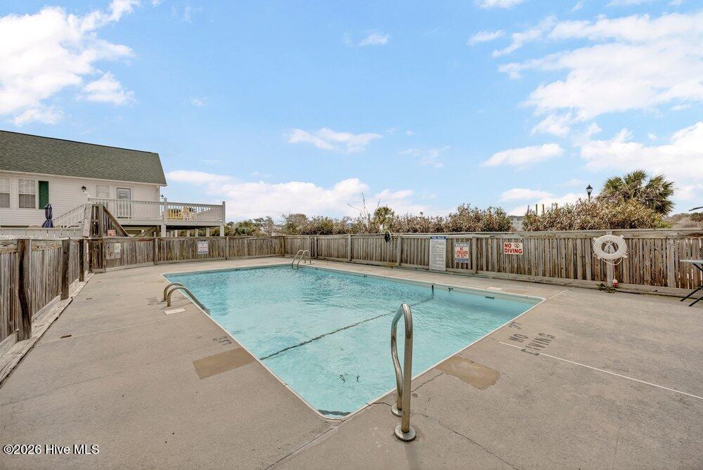 100560148 | Photo 28