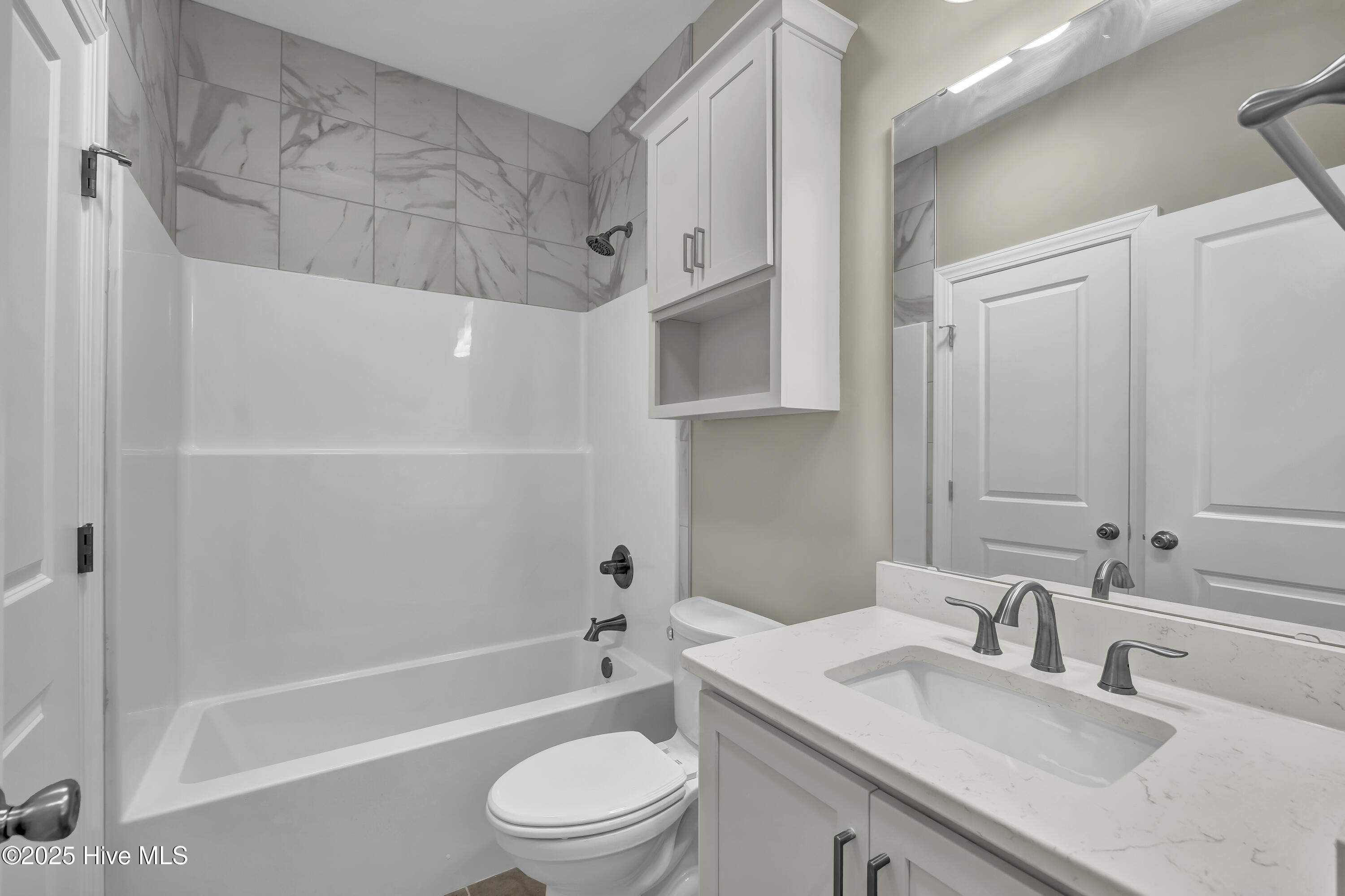 100545866 | Photo 13