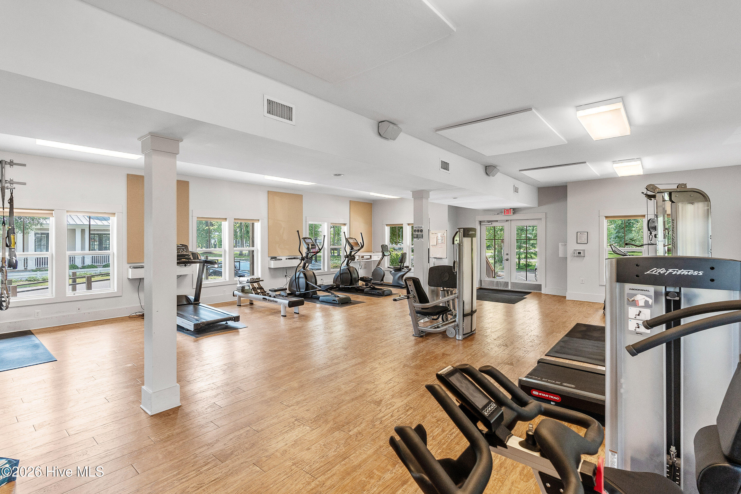 100554229 | Photo 12