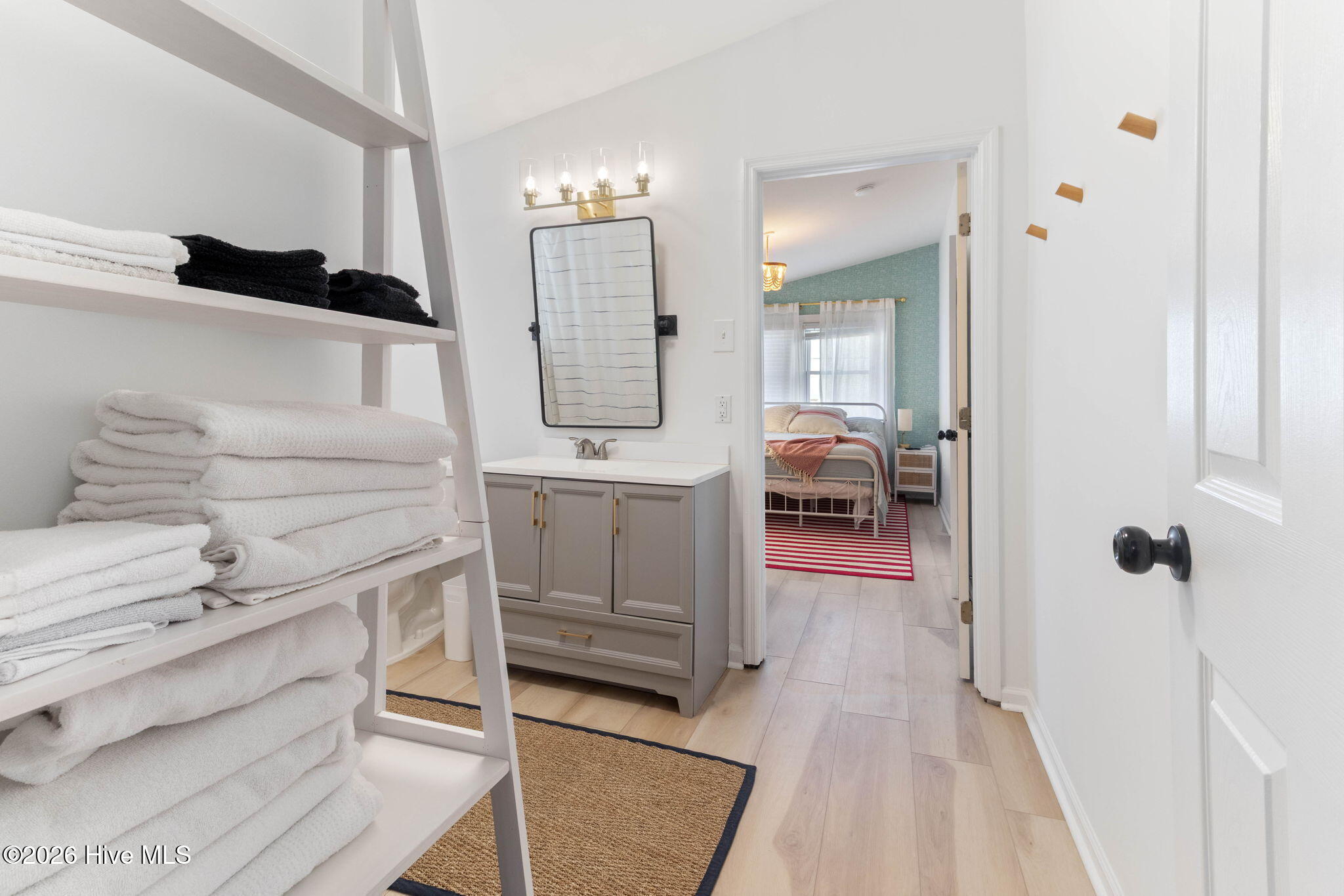 100555843 | Photo 19