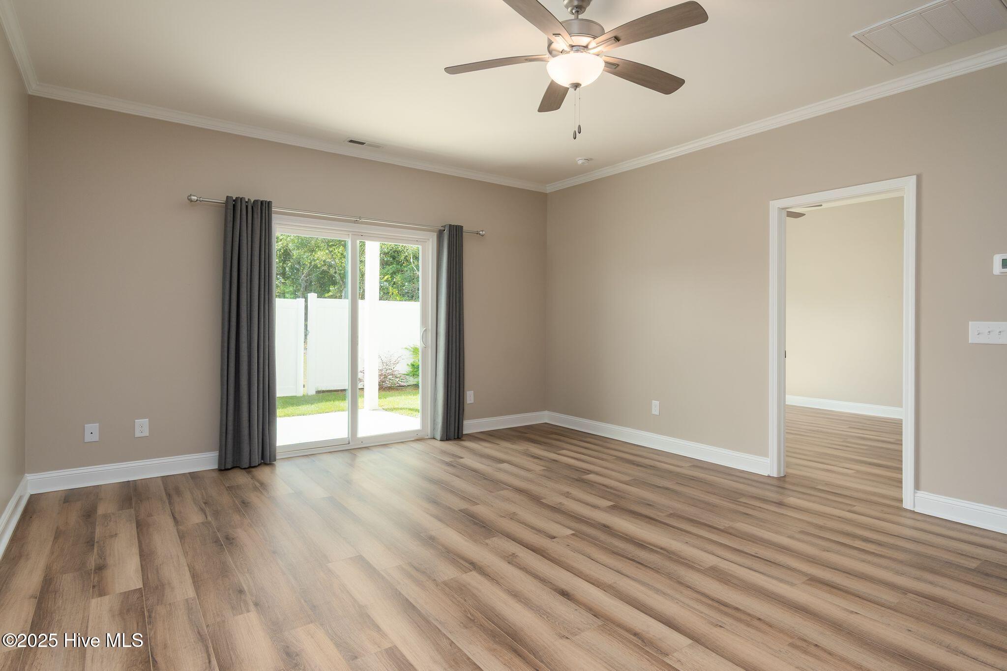 100531651 | Photo 15