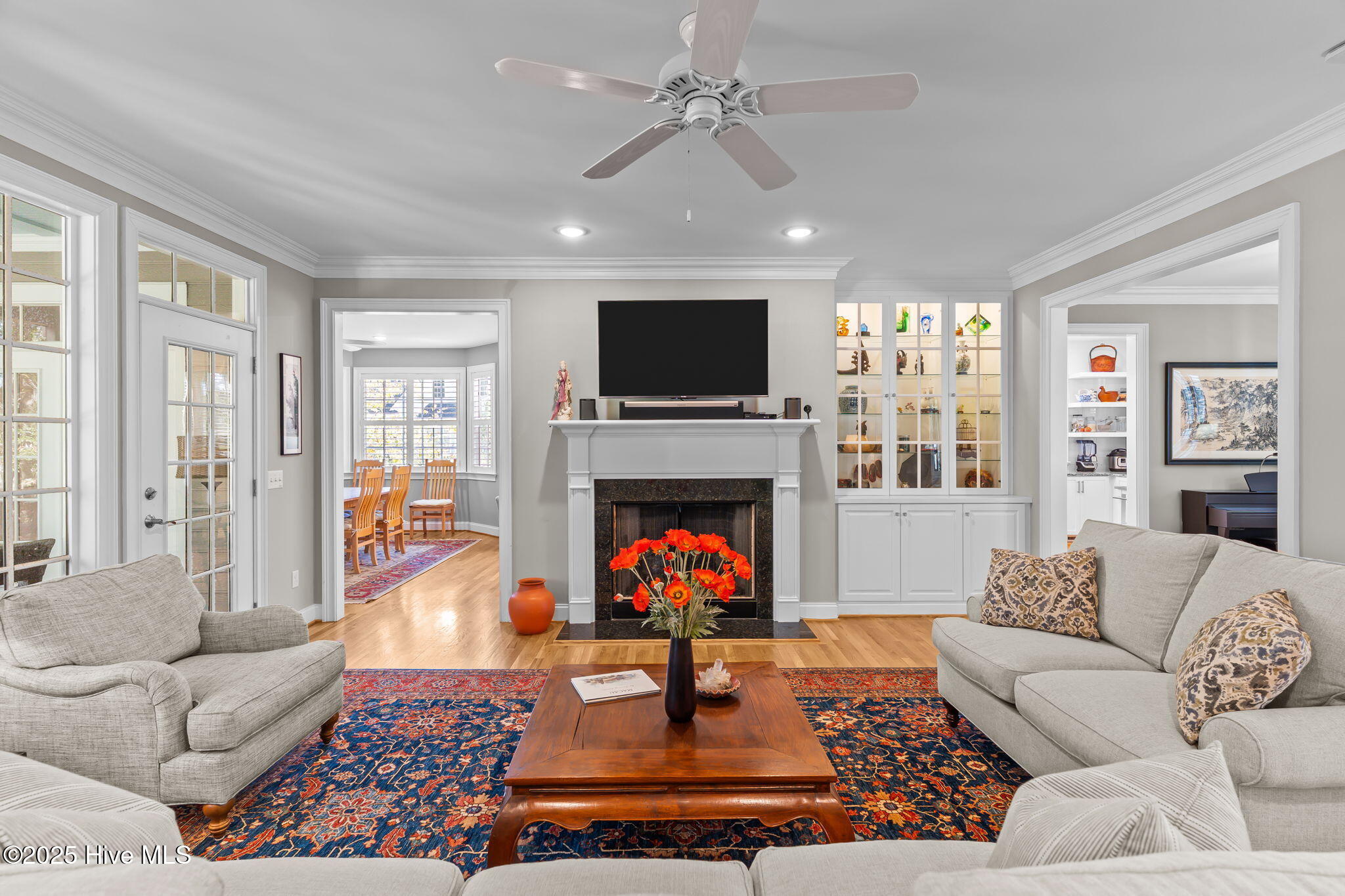 100538166 | Photo 15