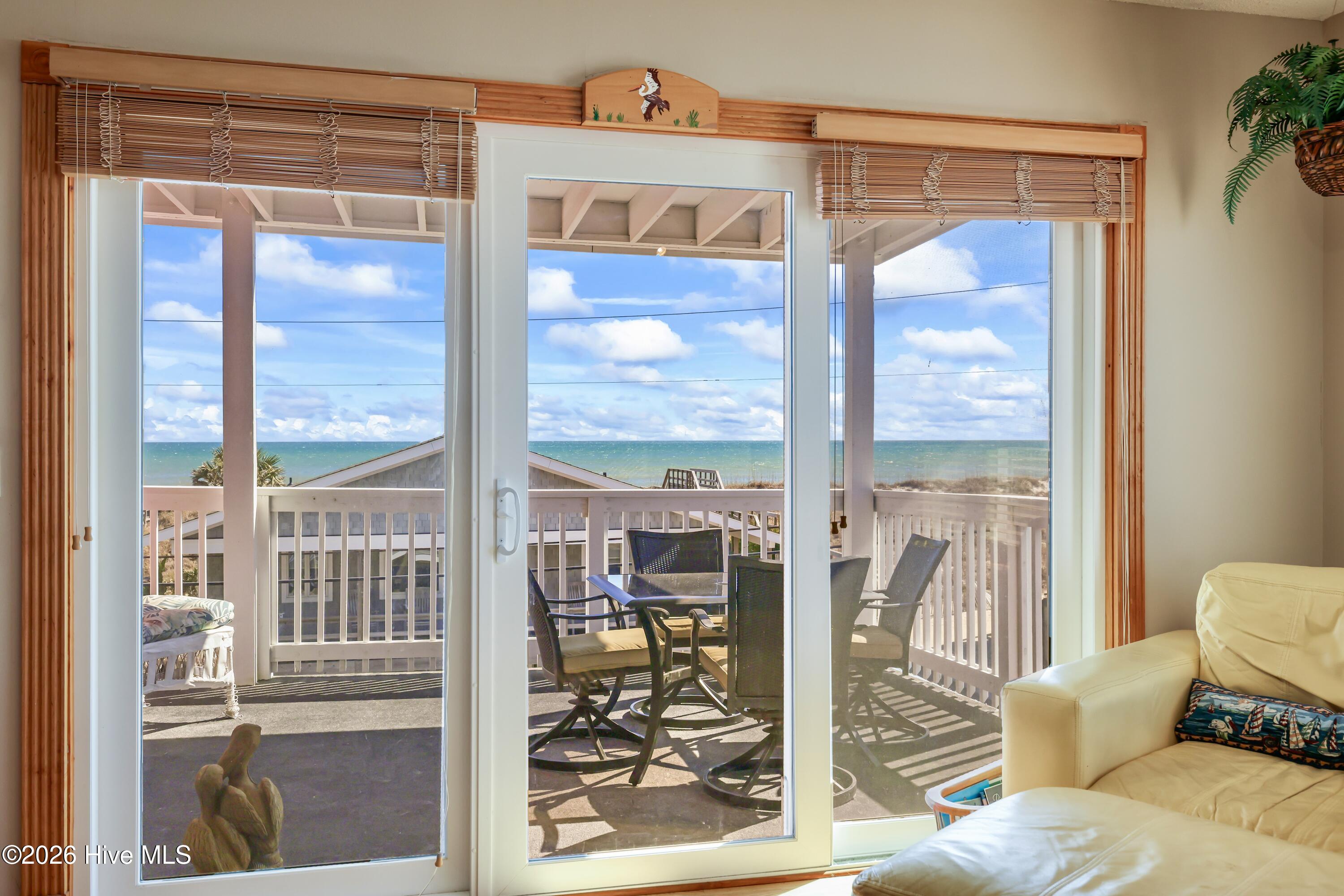 100552115 | Photo 15