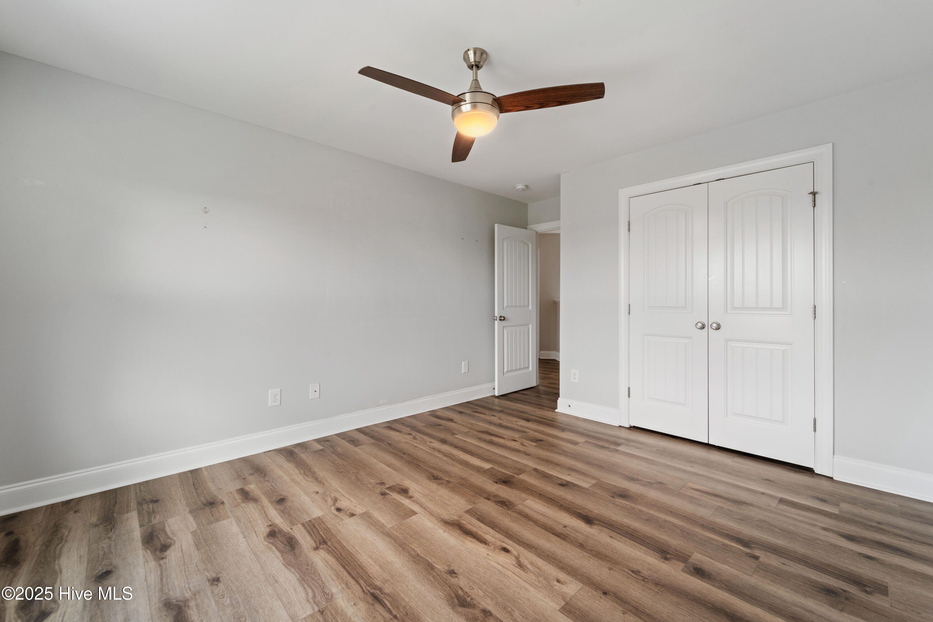 100525842 | Photo 74