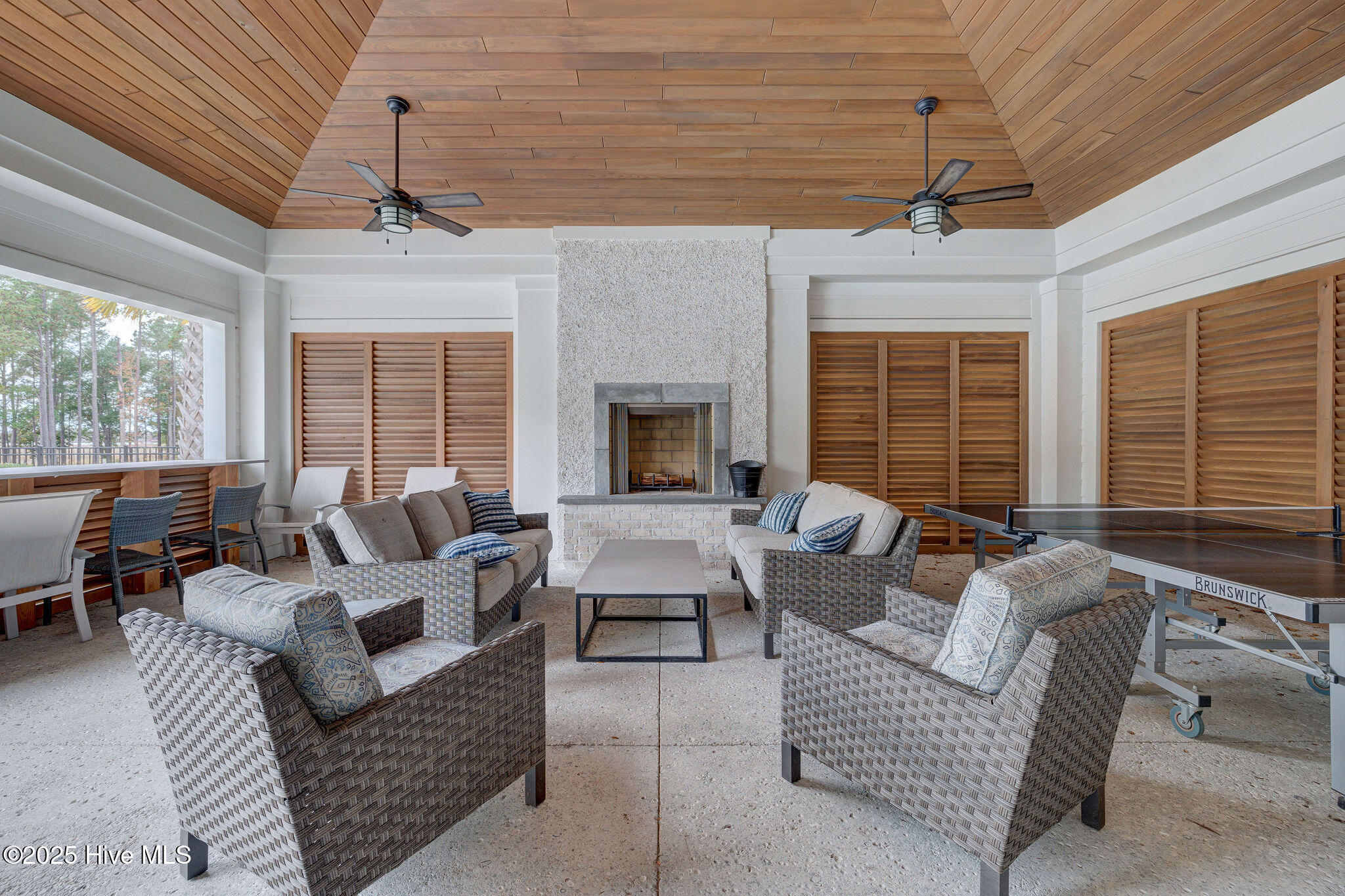 100537676 | Photo 34