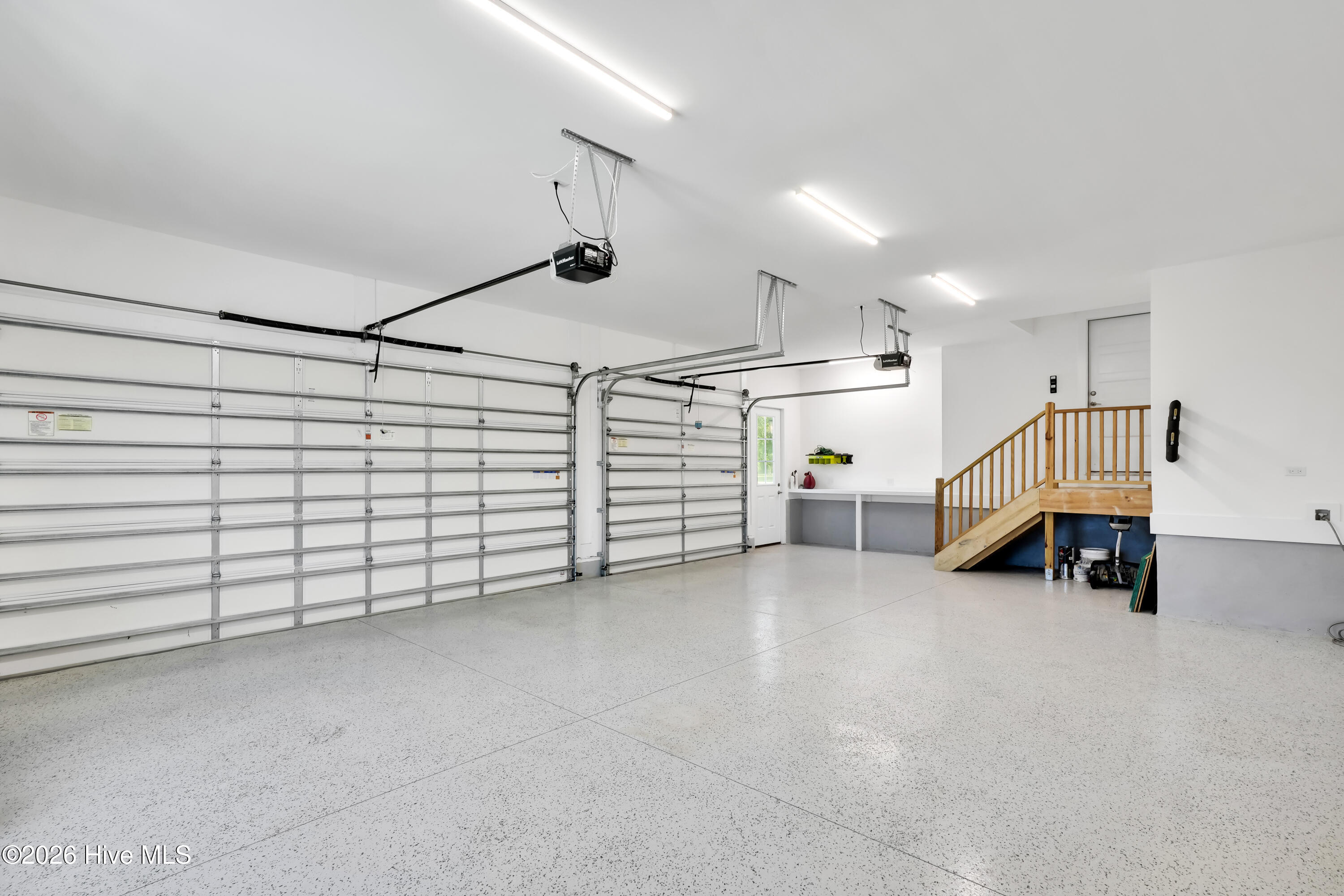 100567914 | Photo 59