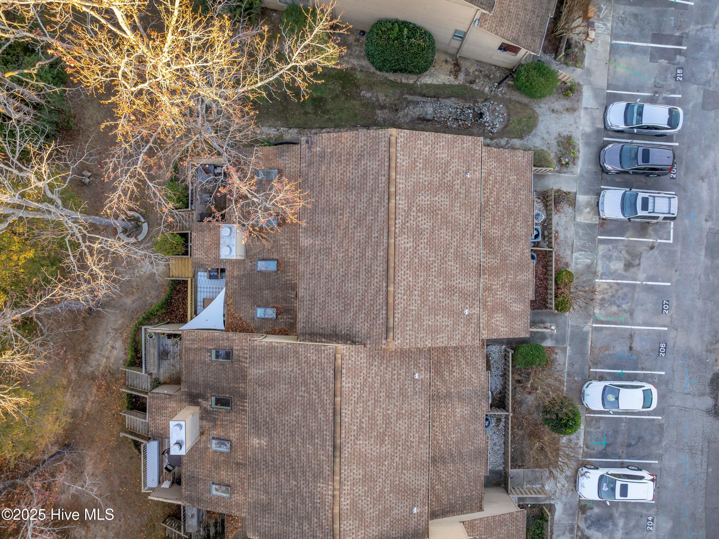 100546110 | Photo 29