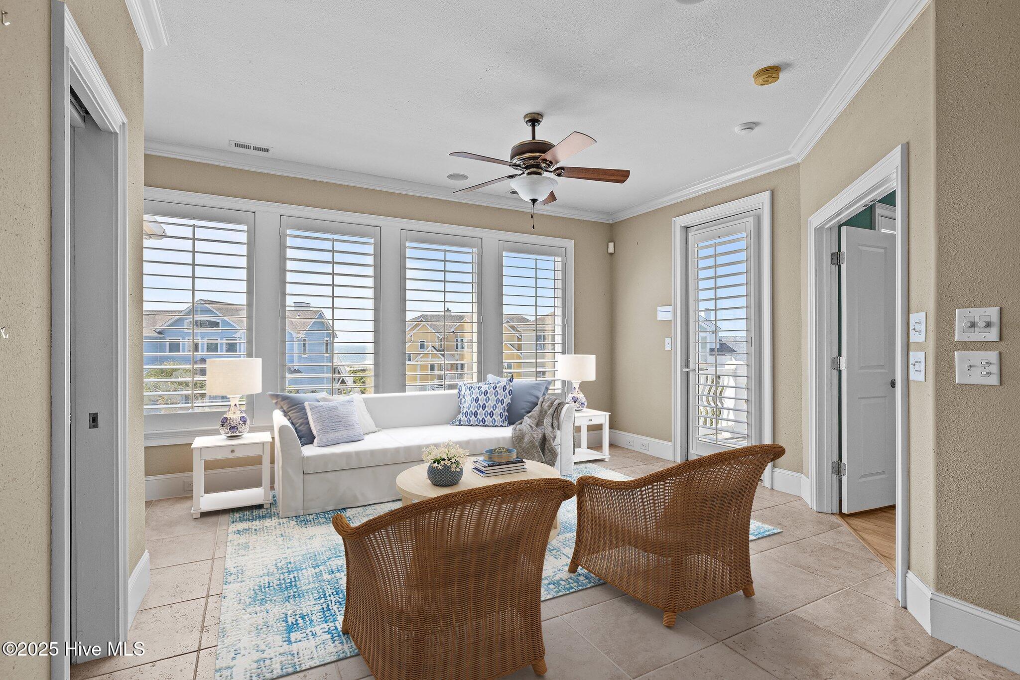 100476259 | Photo 23