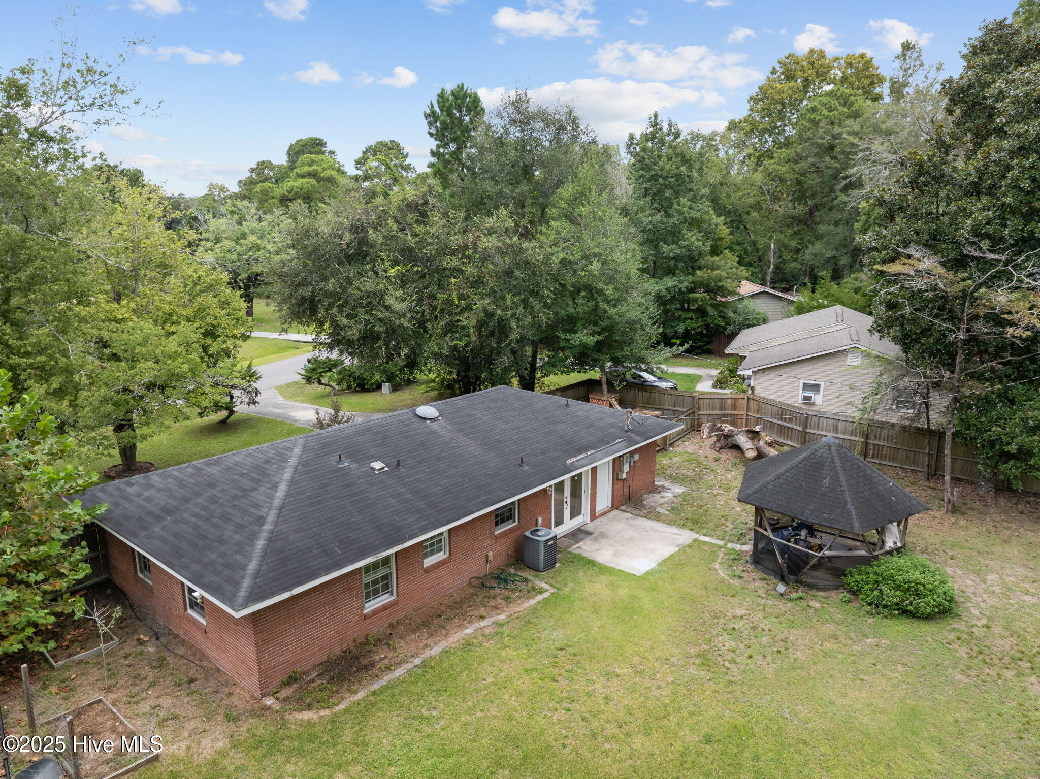 100531423 | Photo 40