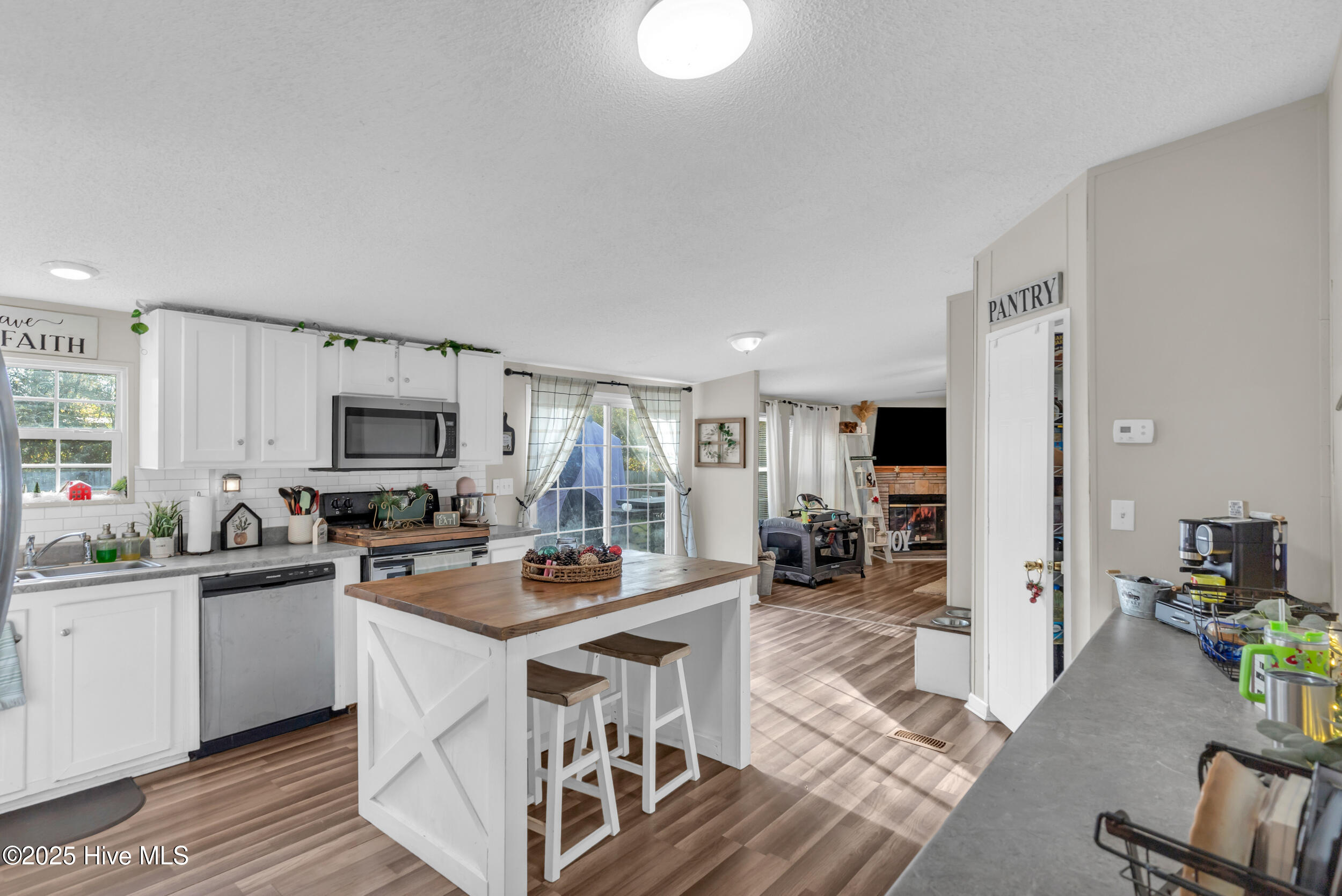 100543887 | Photo 12