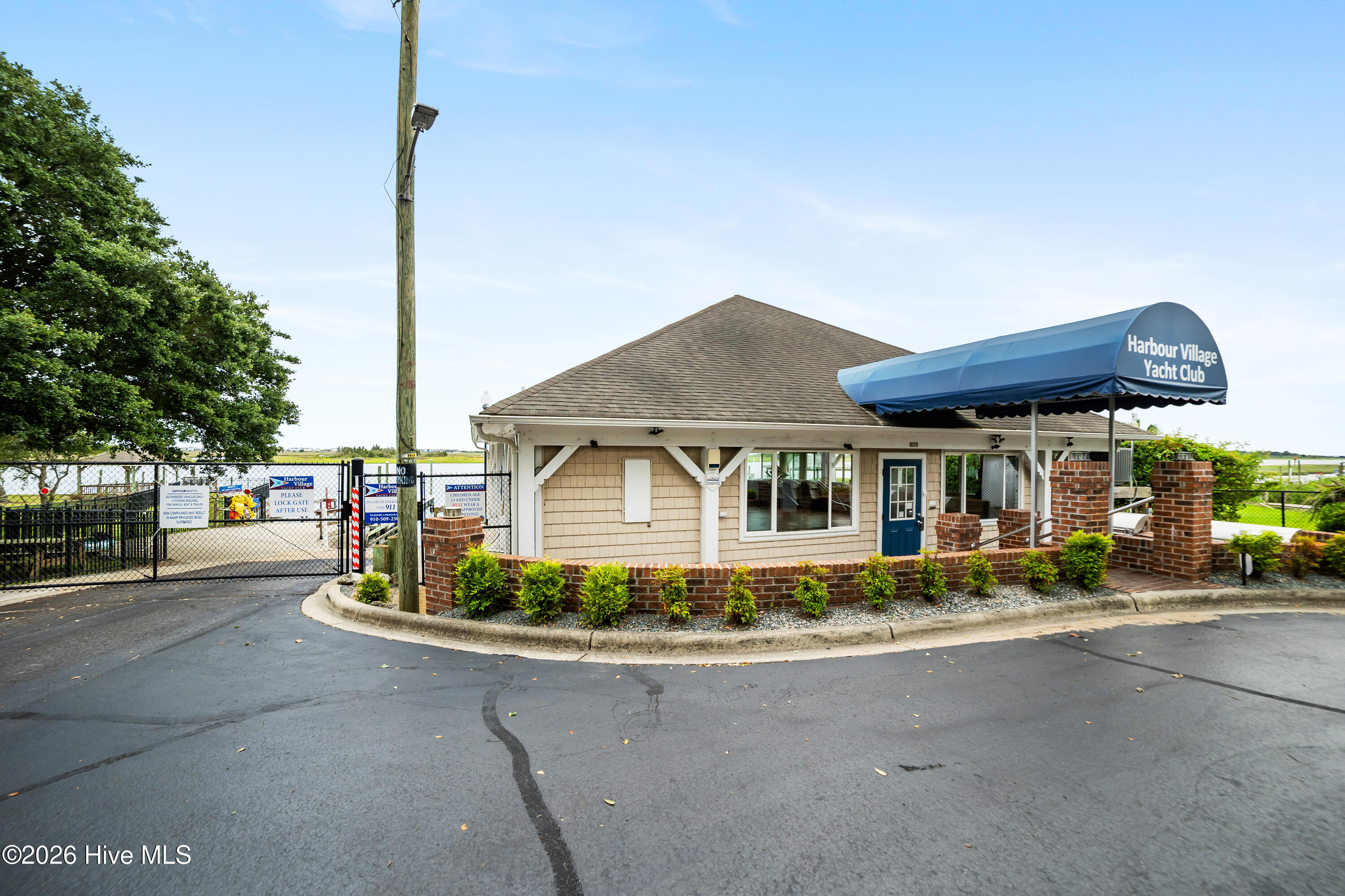 Exterior photo of 711 N Green Tee Road, Hampstead, NC 28443. MLS: 100578902