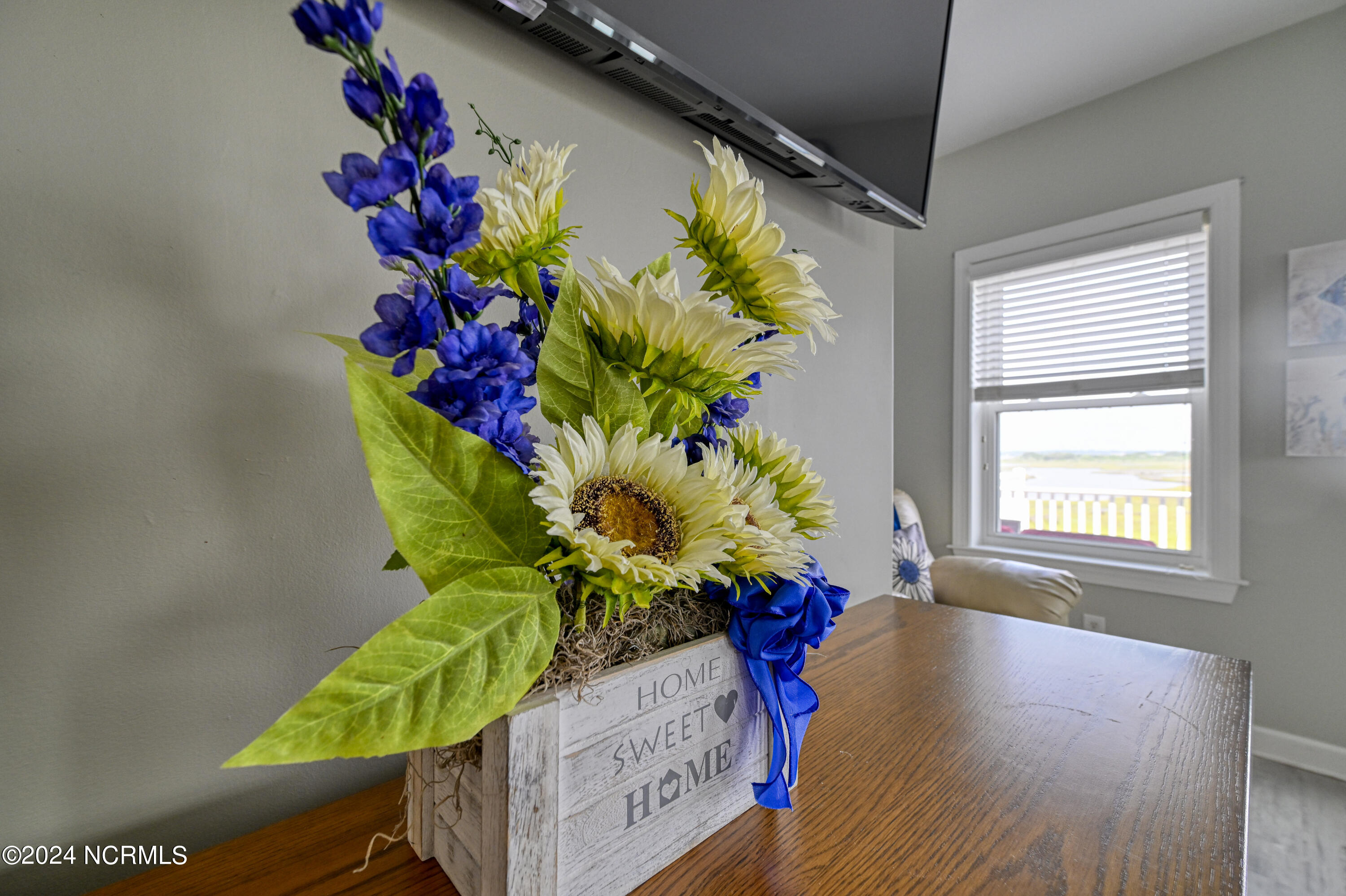 100533731 | Photo 51