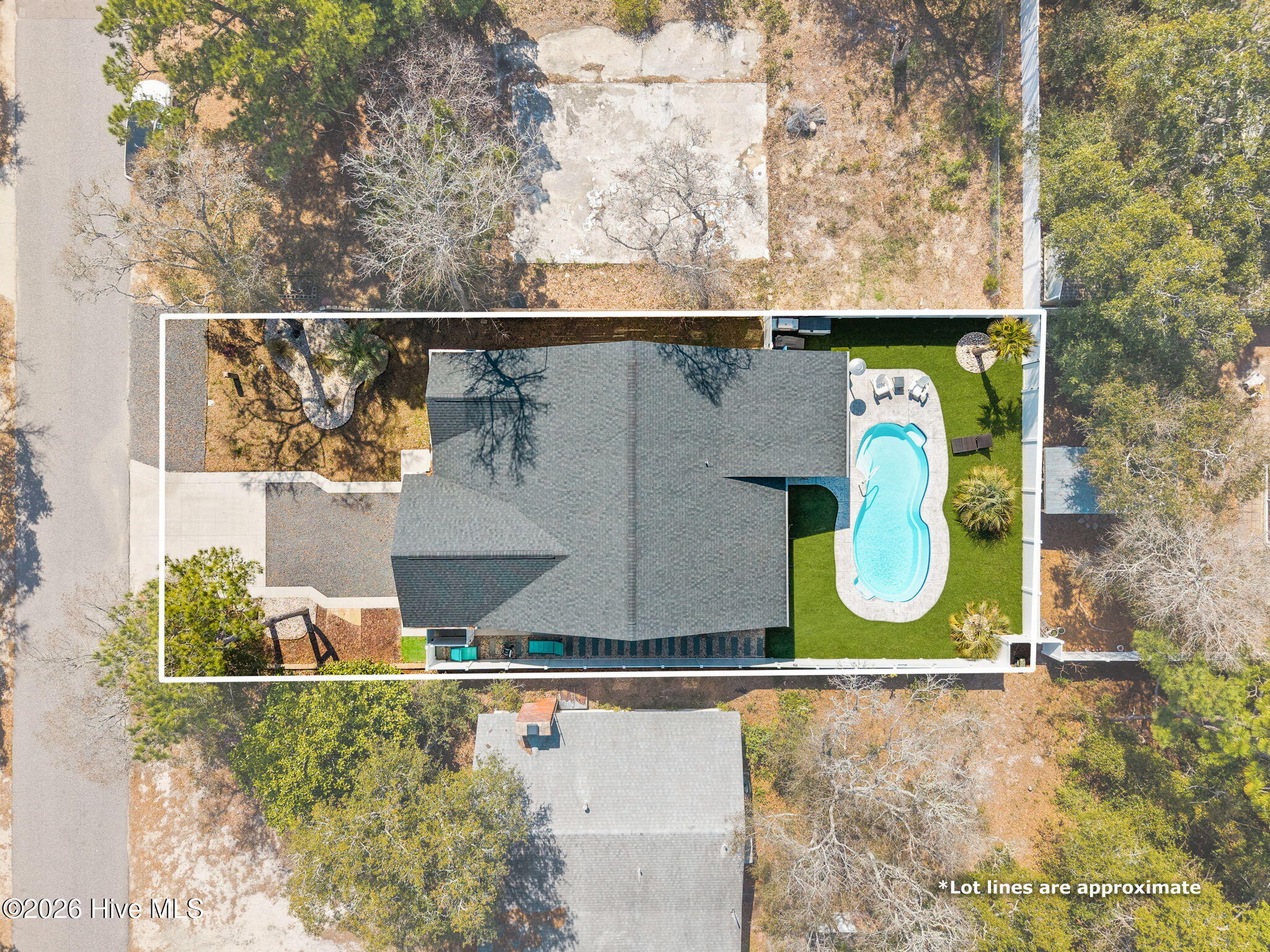 100568020 | Photo 33