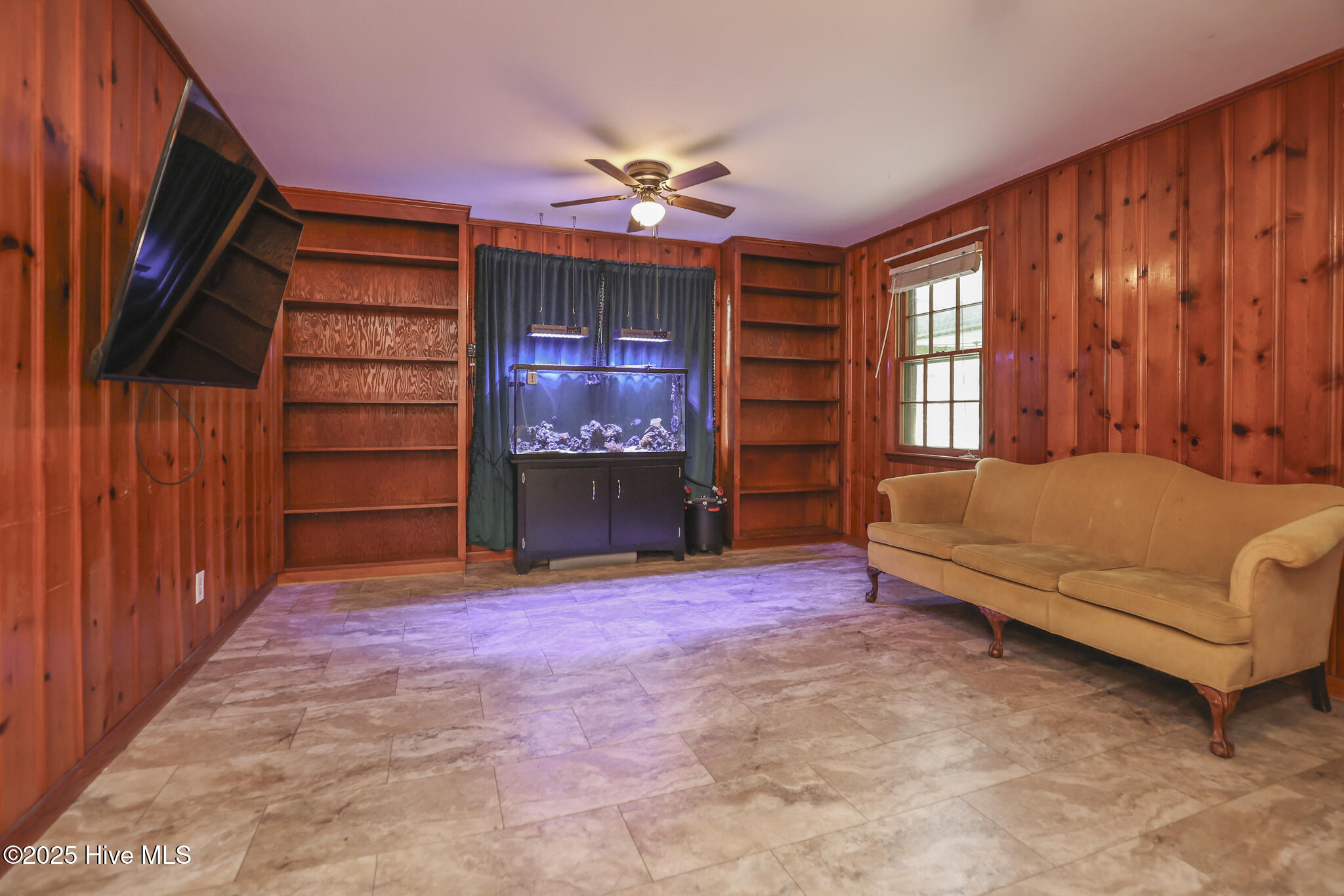 100524871 | Photo 28