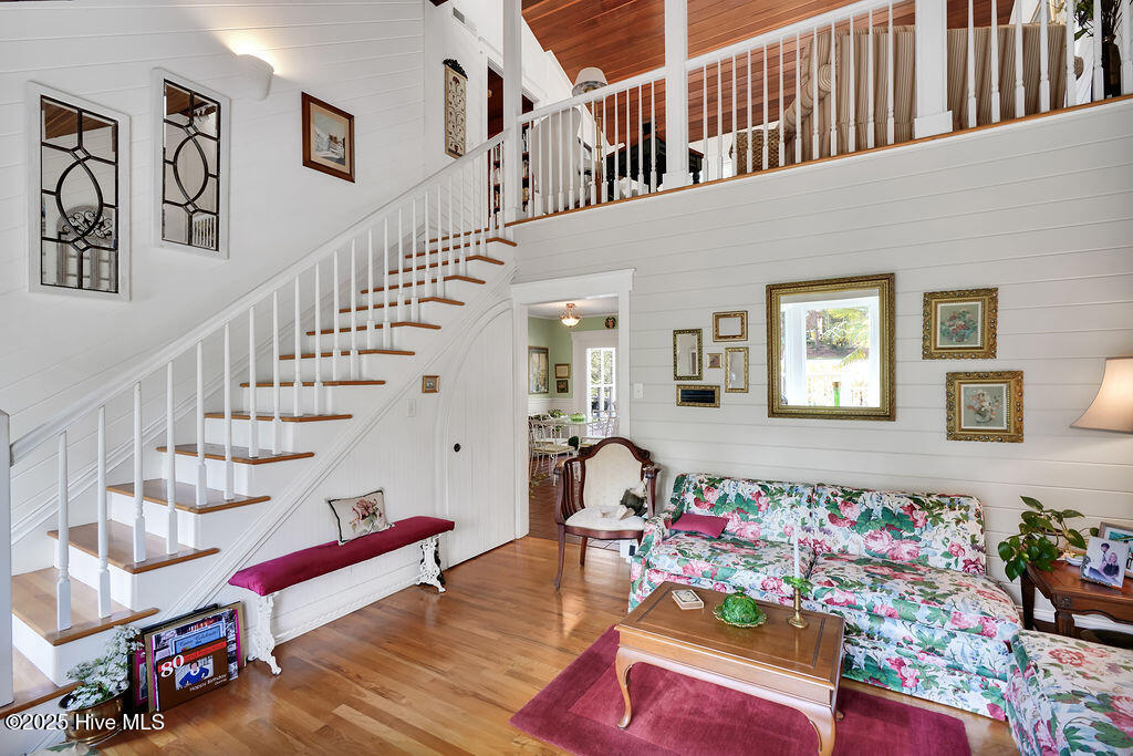 100533114 | Photo 10